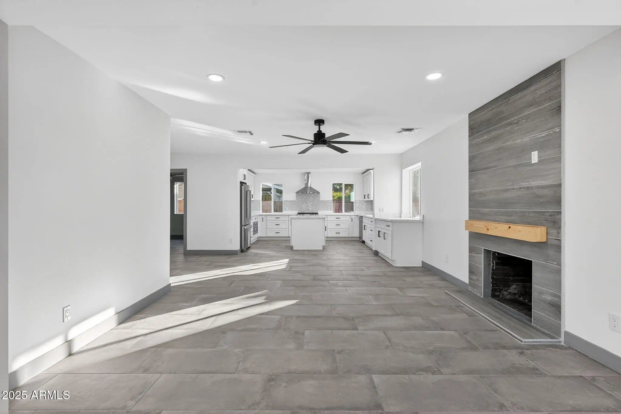 Photo of Listing #6897677