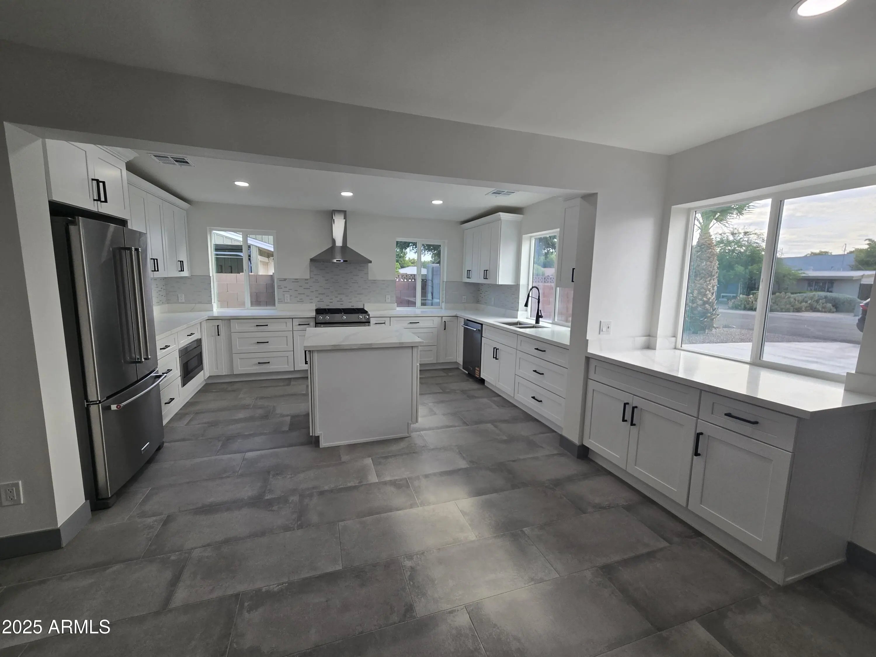 Photo of Listing #6897677