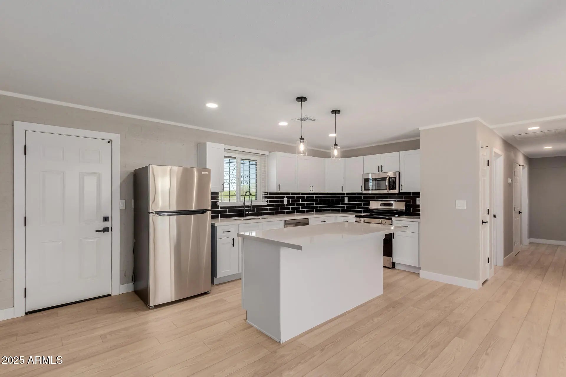 Photo of Listing #6897730