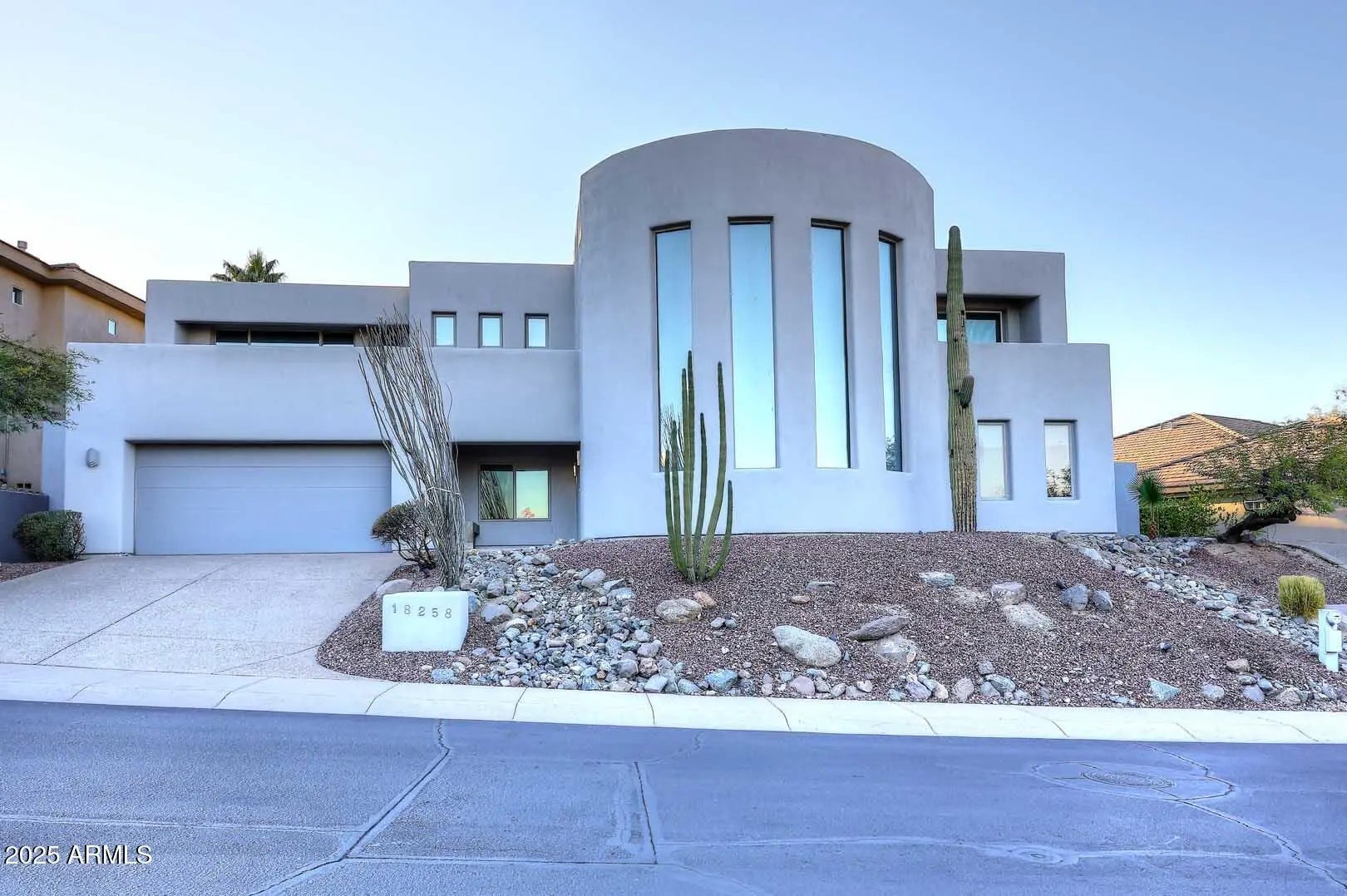 Photo of Listing #6897956