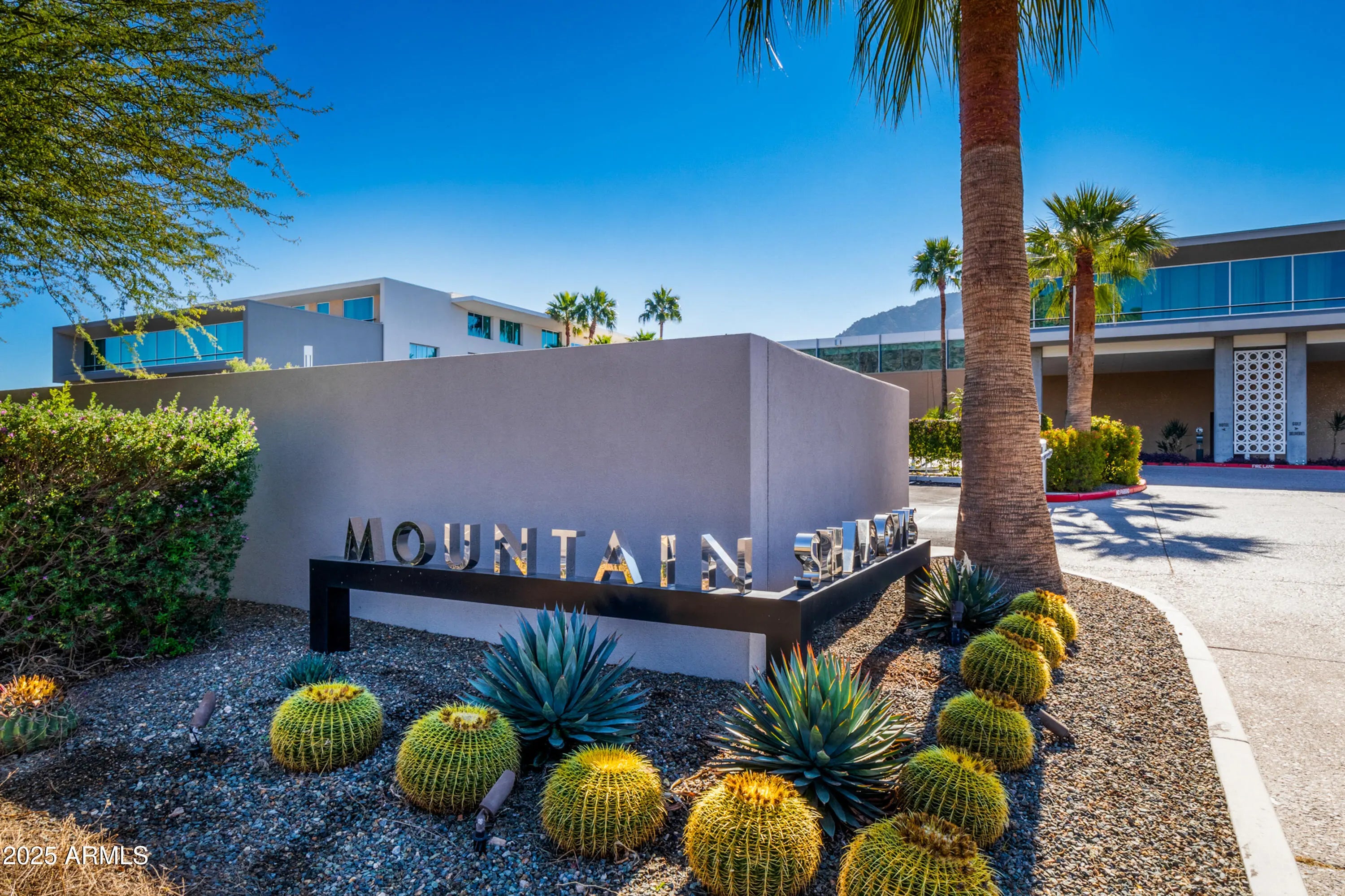 Photo of Listing #6900880