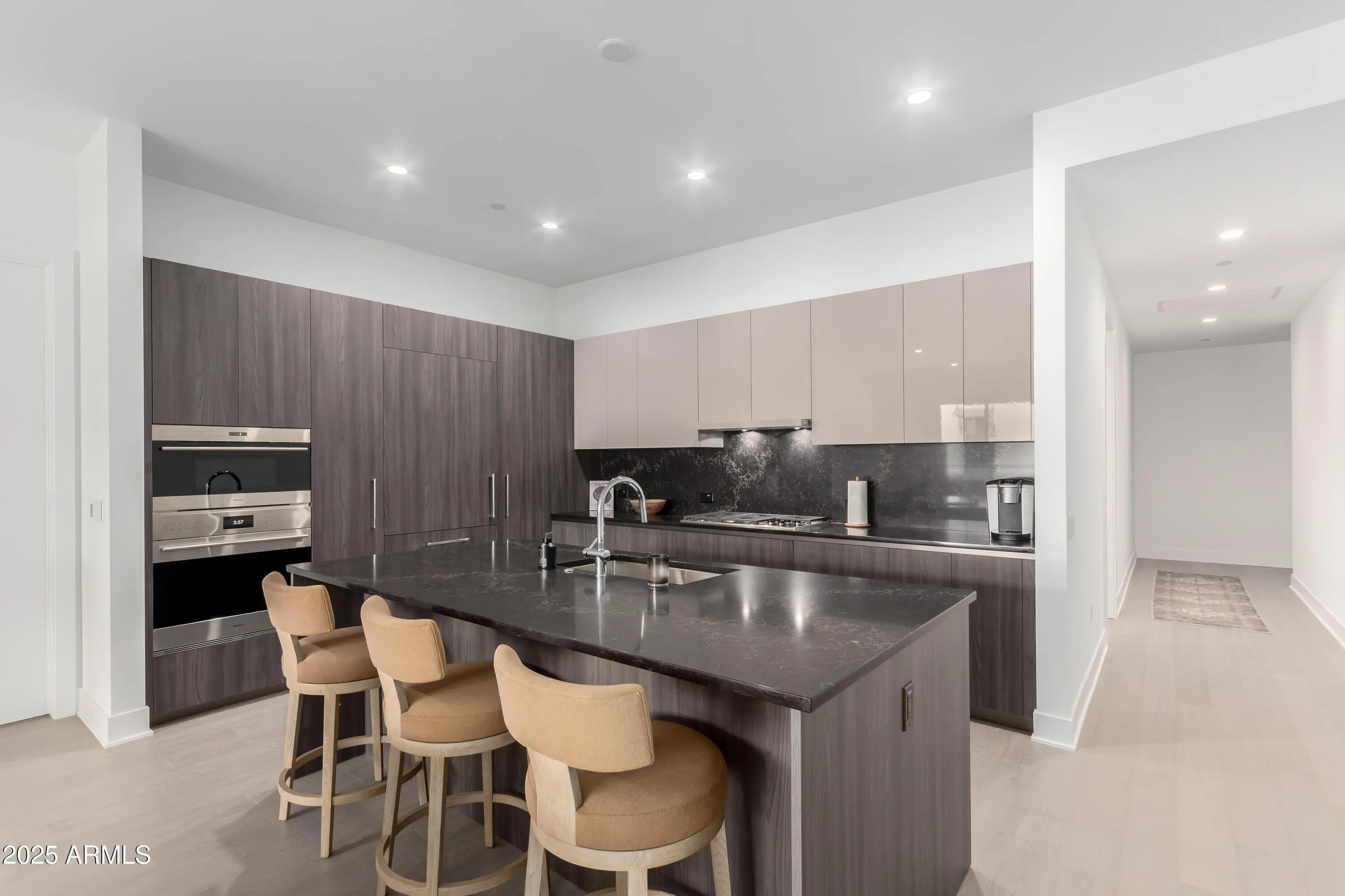 Photo of Listing #6898552