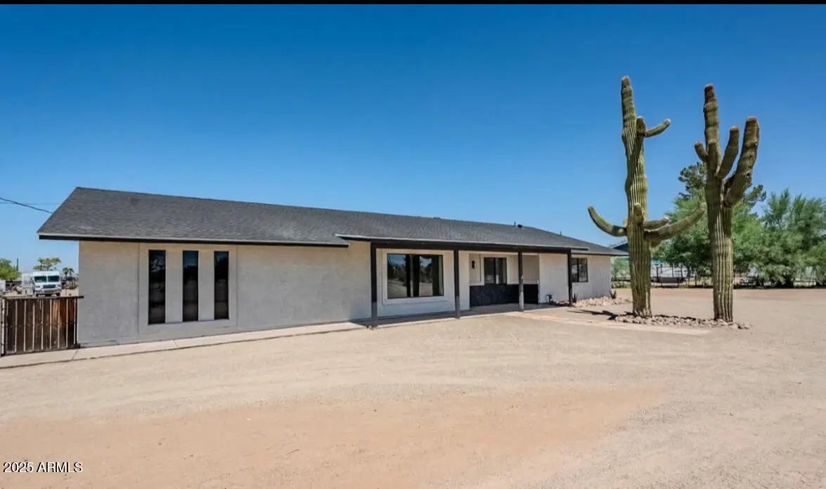 Photo of Listing #6899092