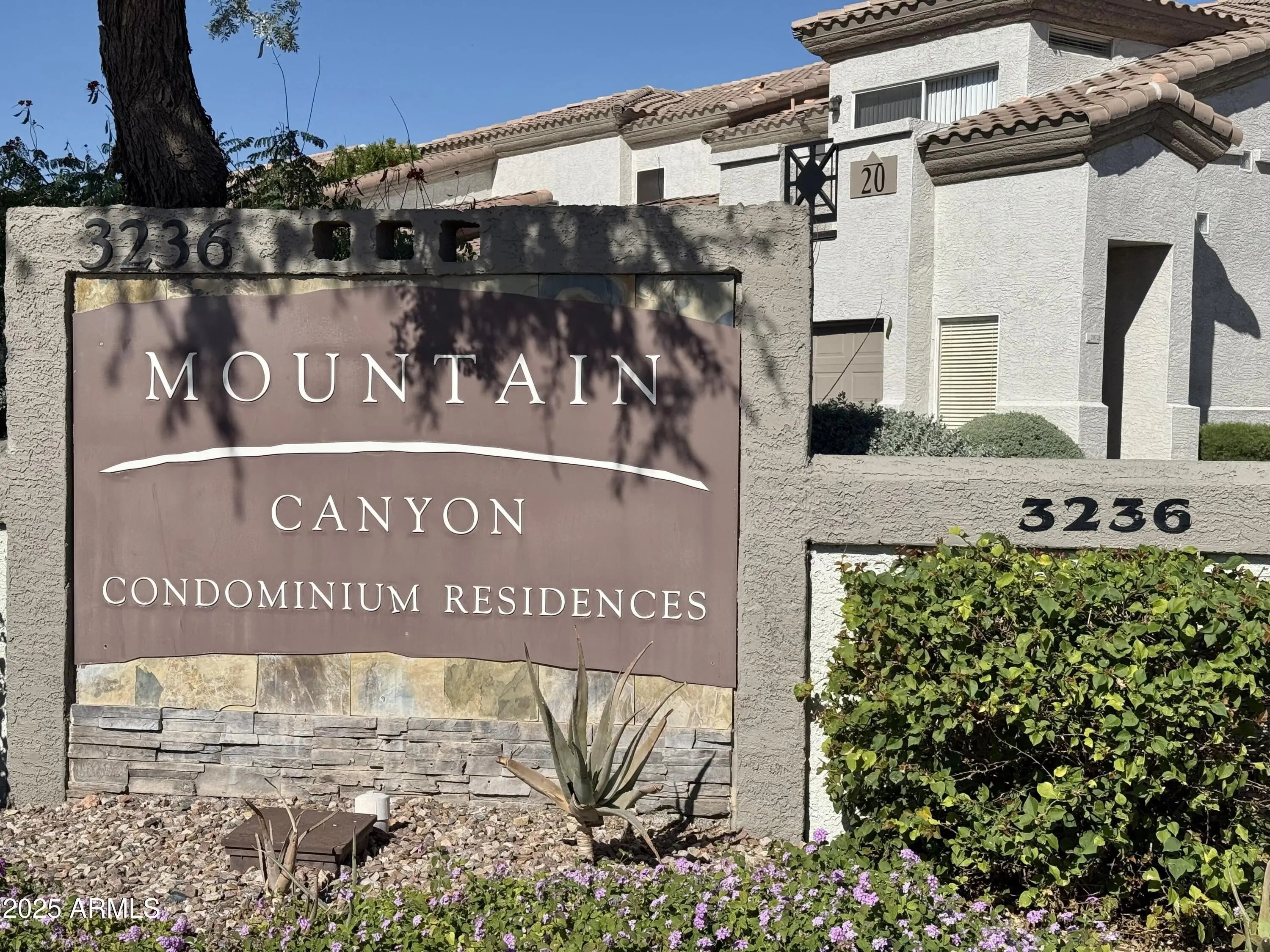 Photo of Listing #6940652