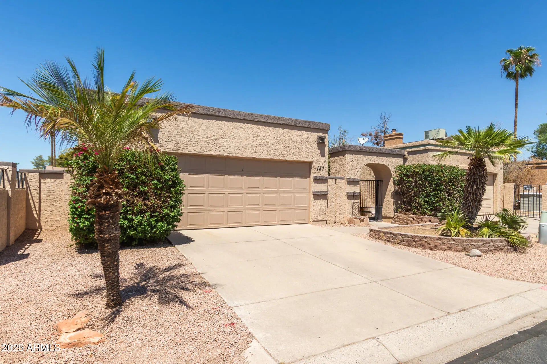 Photo of Listing #6899012