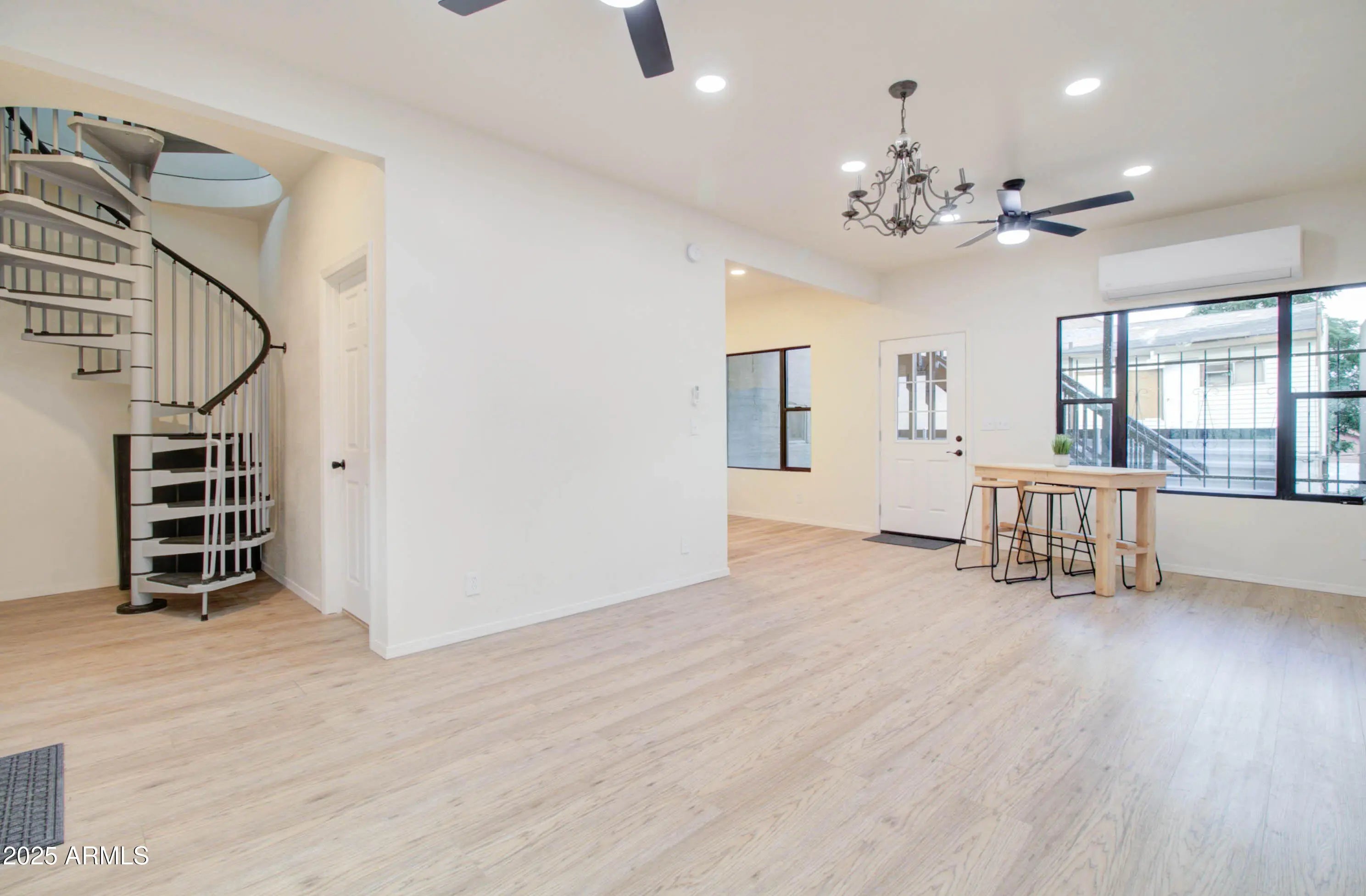 Photo of Listing #6898473