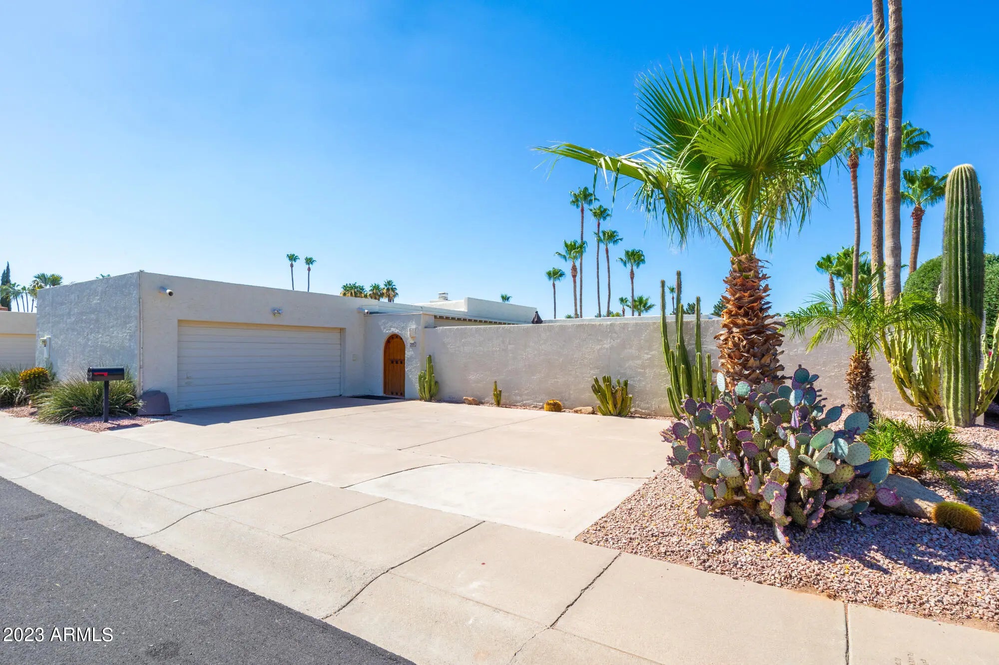 Photo of Listing #6898490