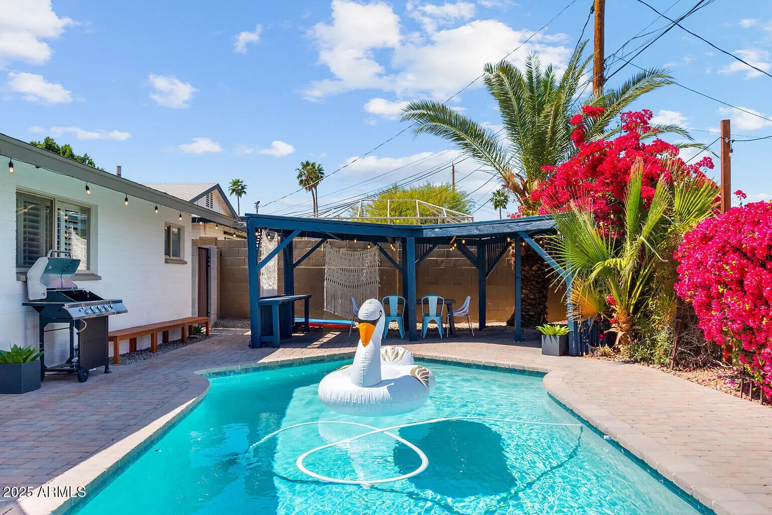 Photo of Listing #6902453