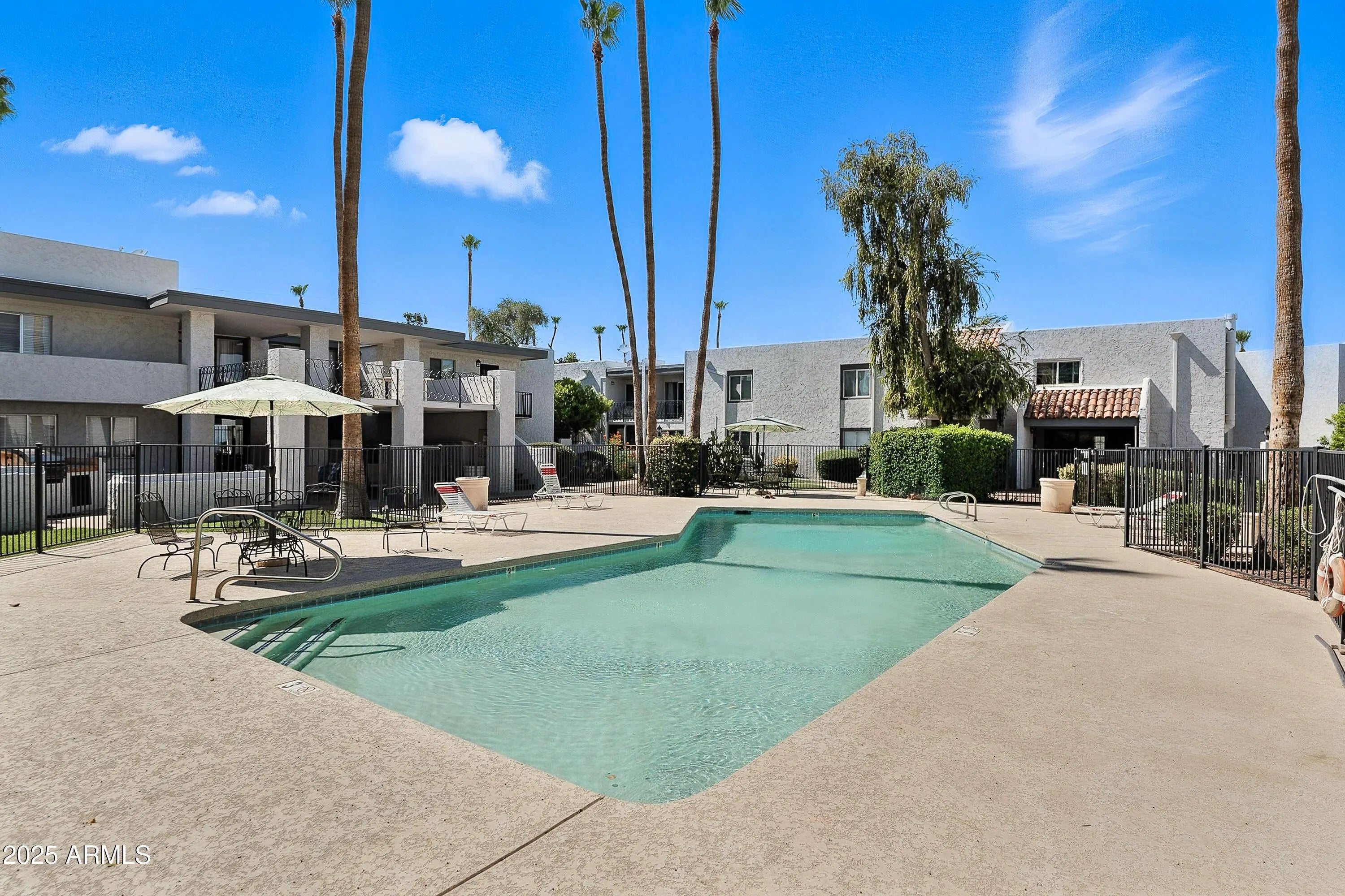 Photo of Listing #6898666