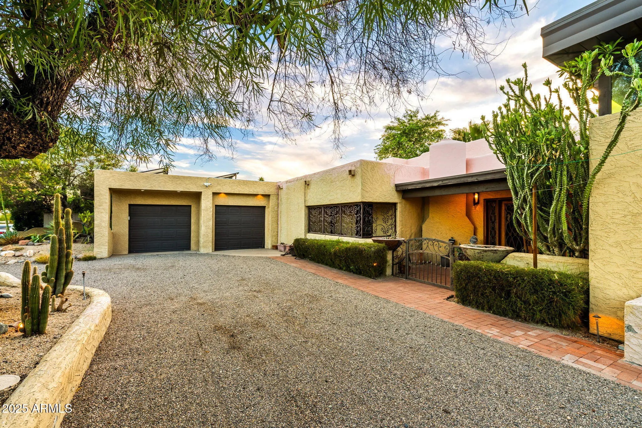 Photo of Listing #6898905