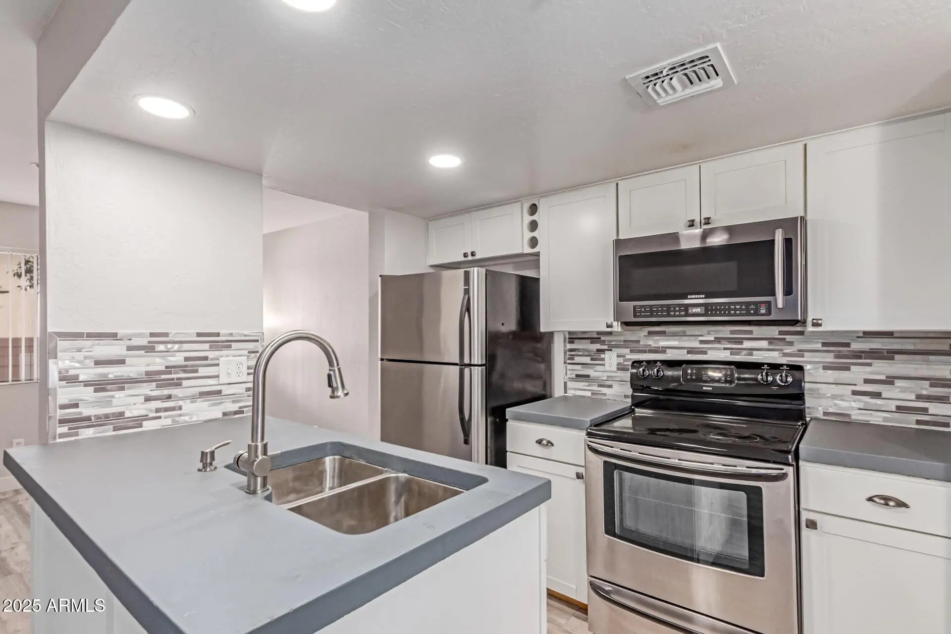 Photo of Listing #6899504