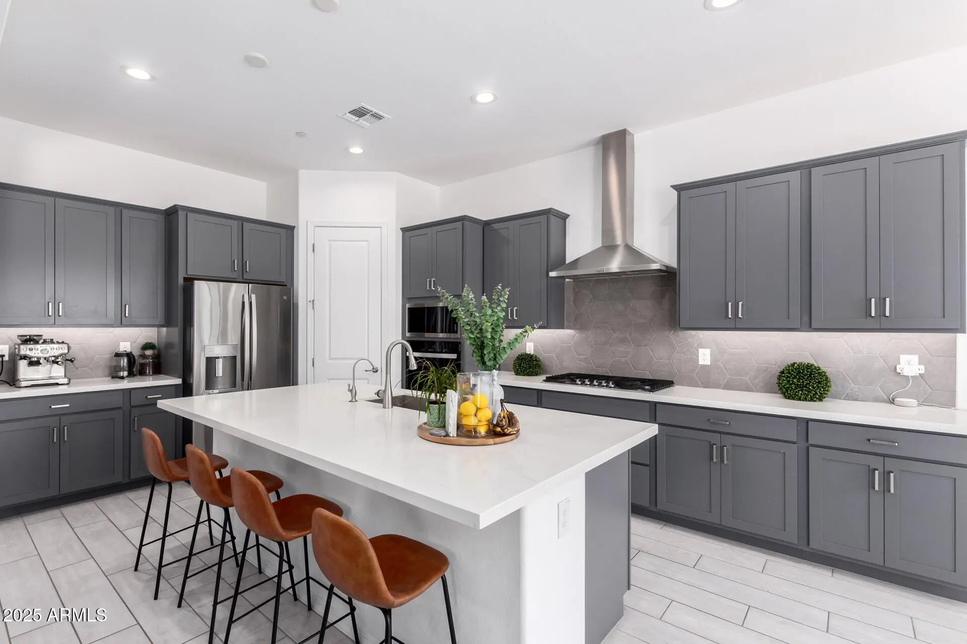 Photo of Listing #6900232