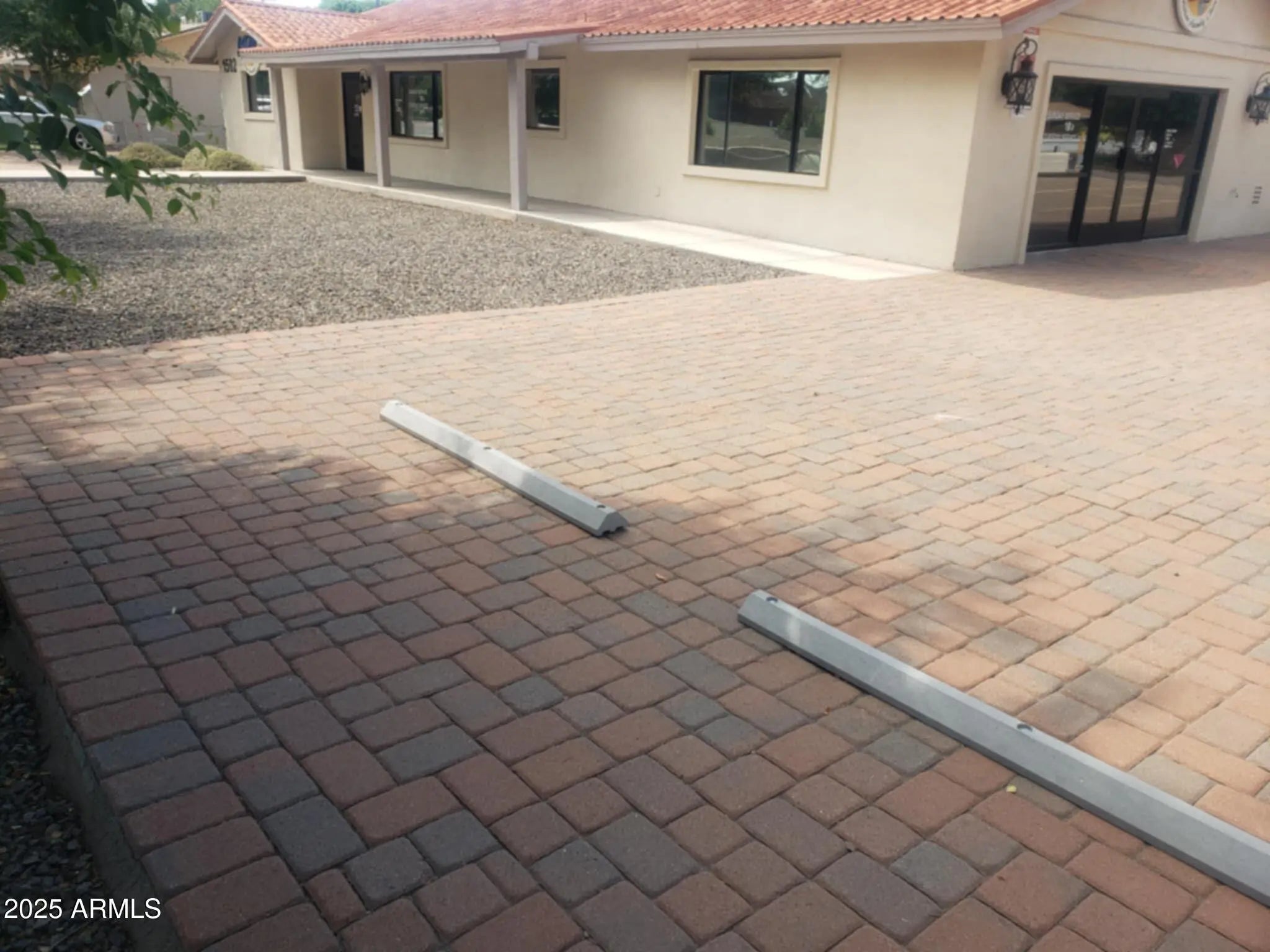 Photo of Listing #6900006