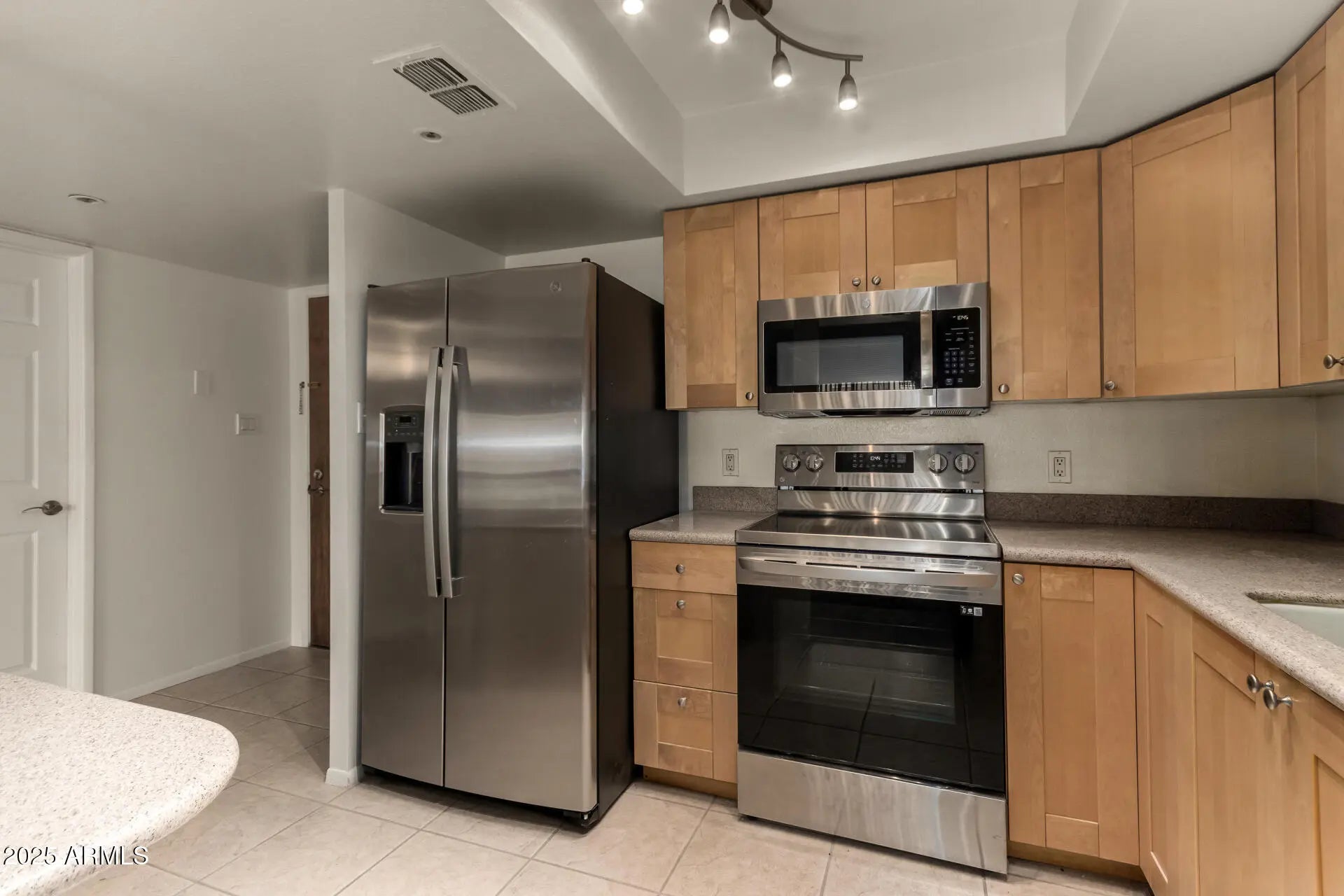 Photo of Listing #6900113