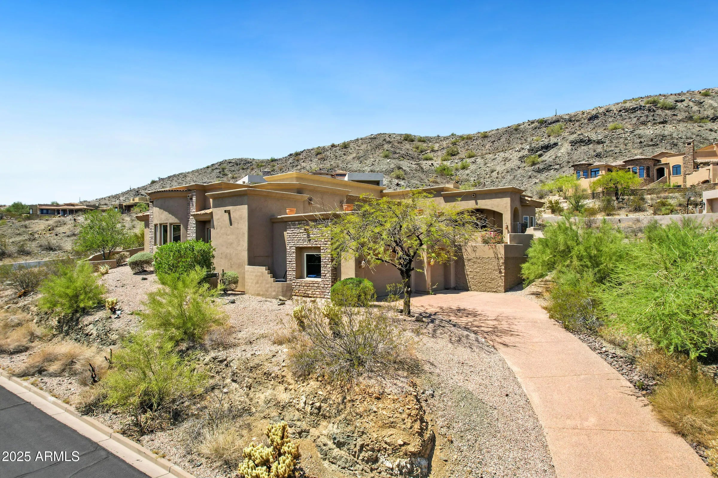 Photo of Listing #6911313