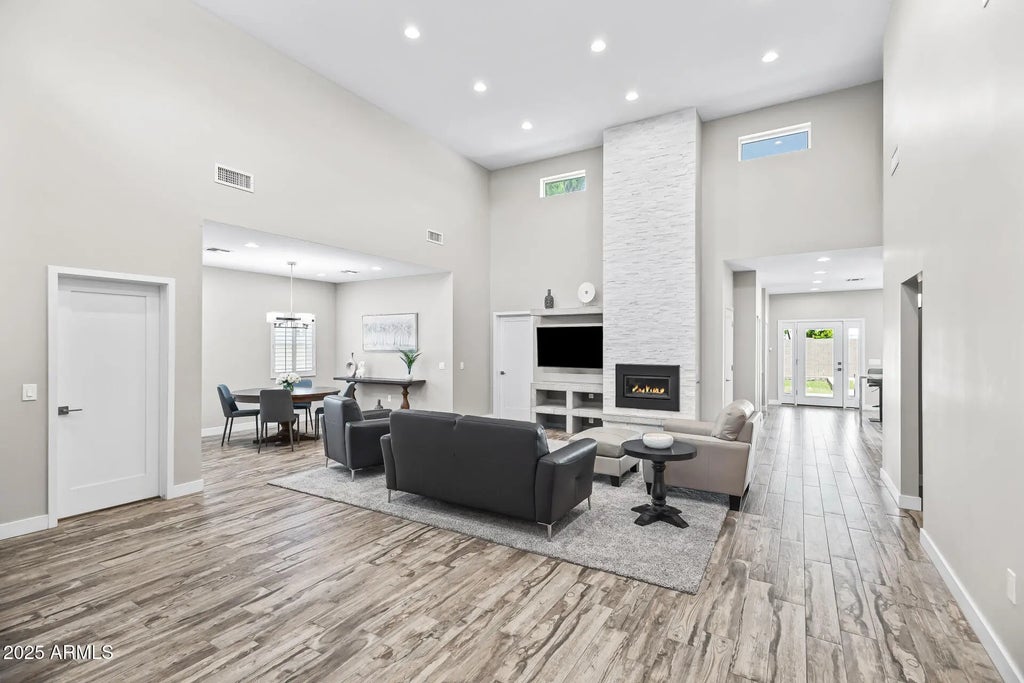 1008 E Medlock Drive, Phoenix