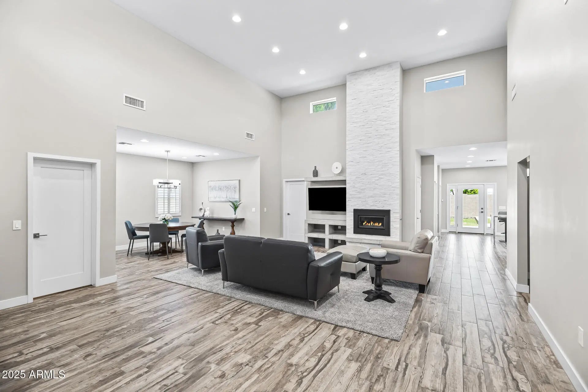 Photo of Listing #6900035