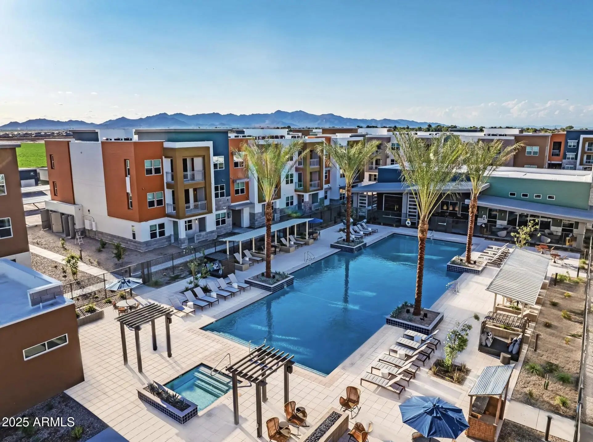 Photo of Listing #6899073