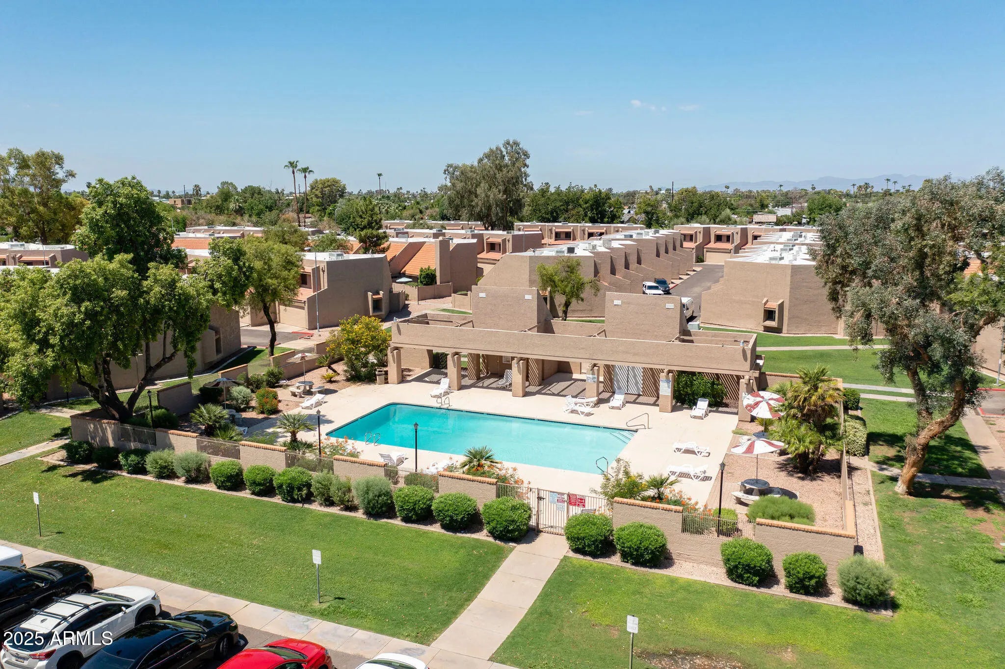 Photo of Listing #6899094