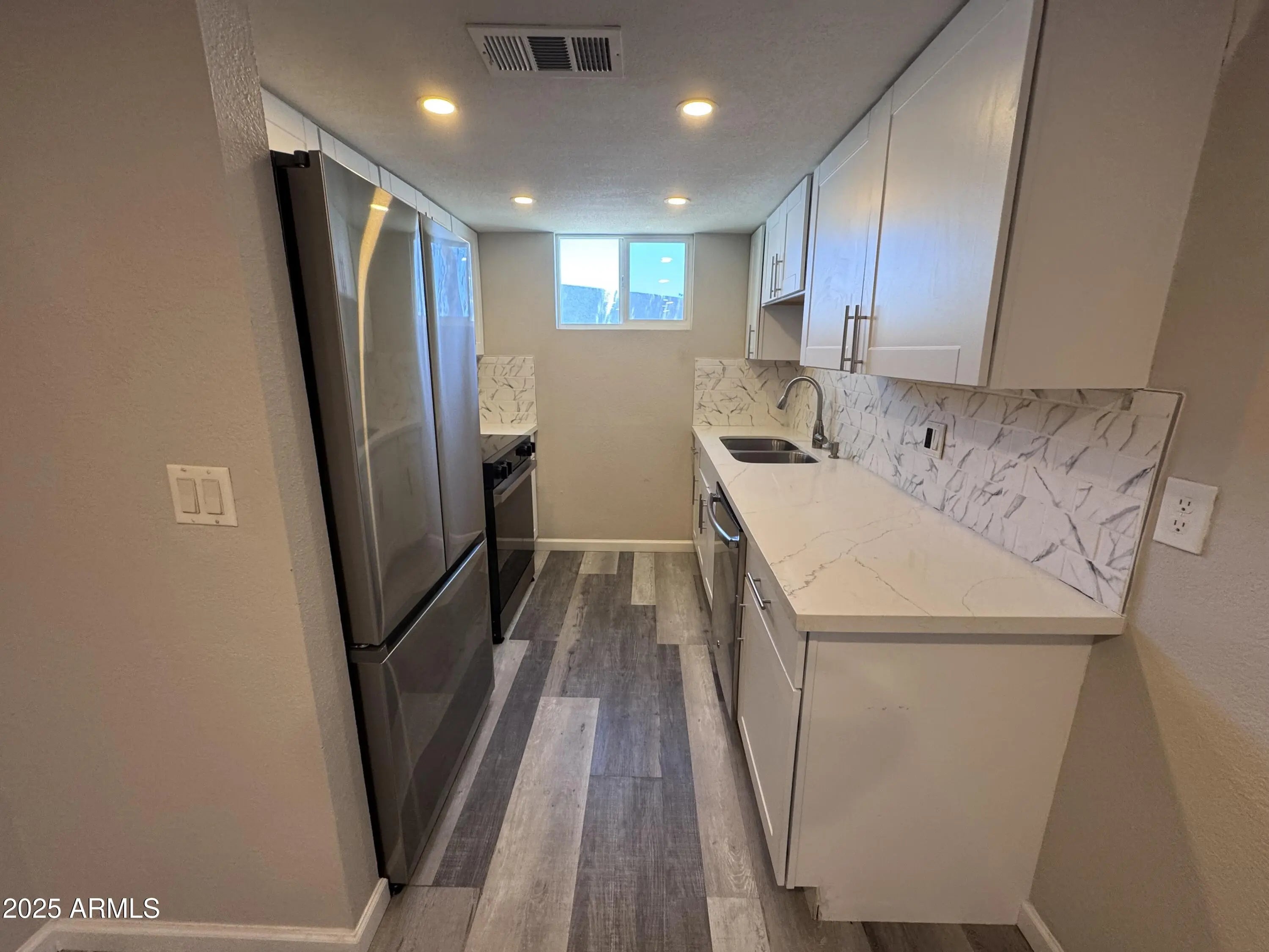 Photo of Listing #6899096