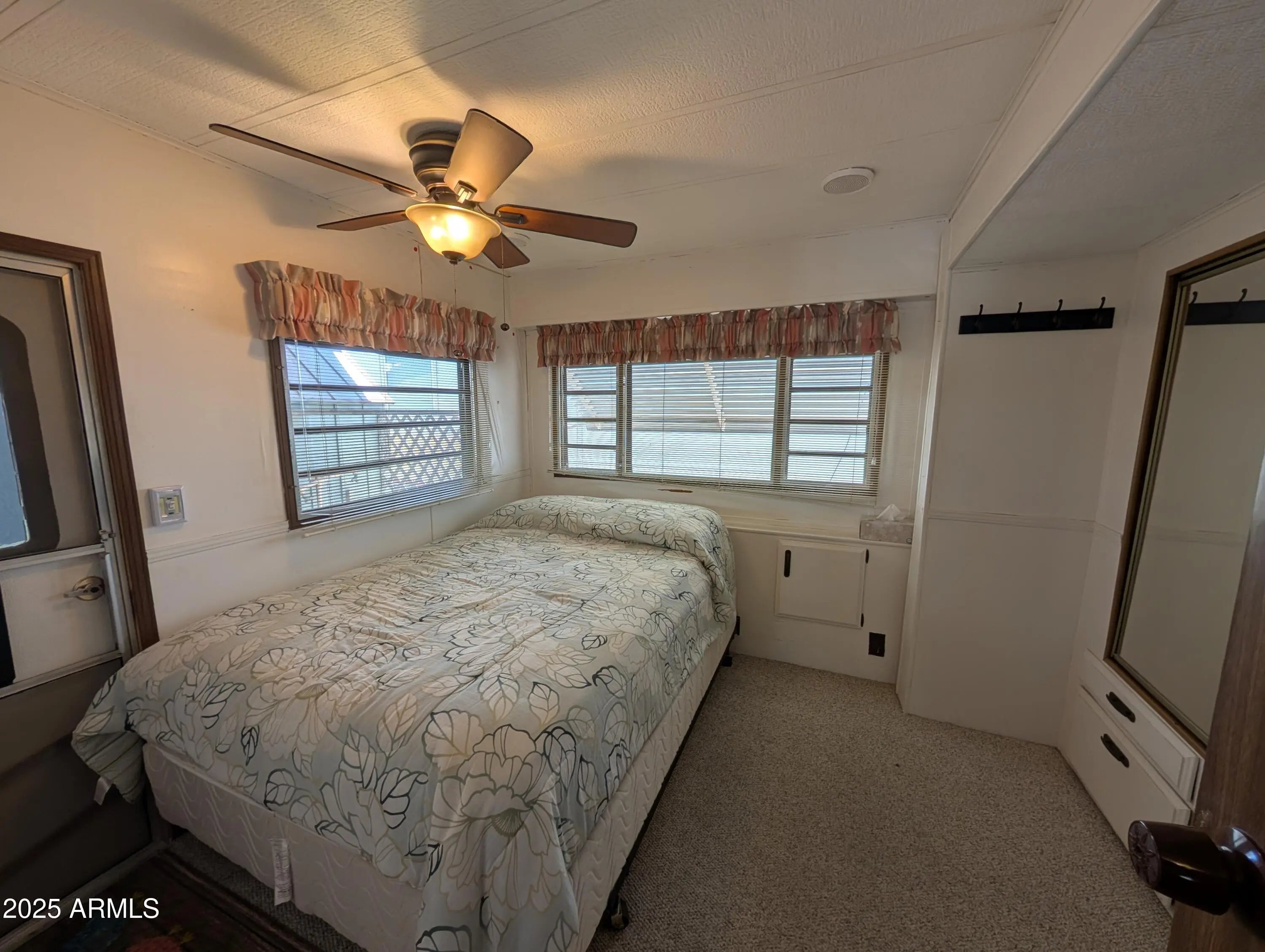 Photo of Listing #6900007