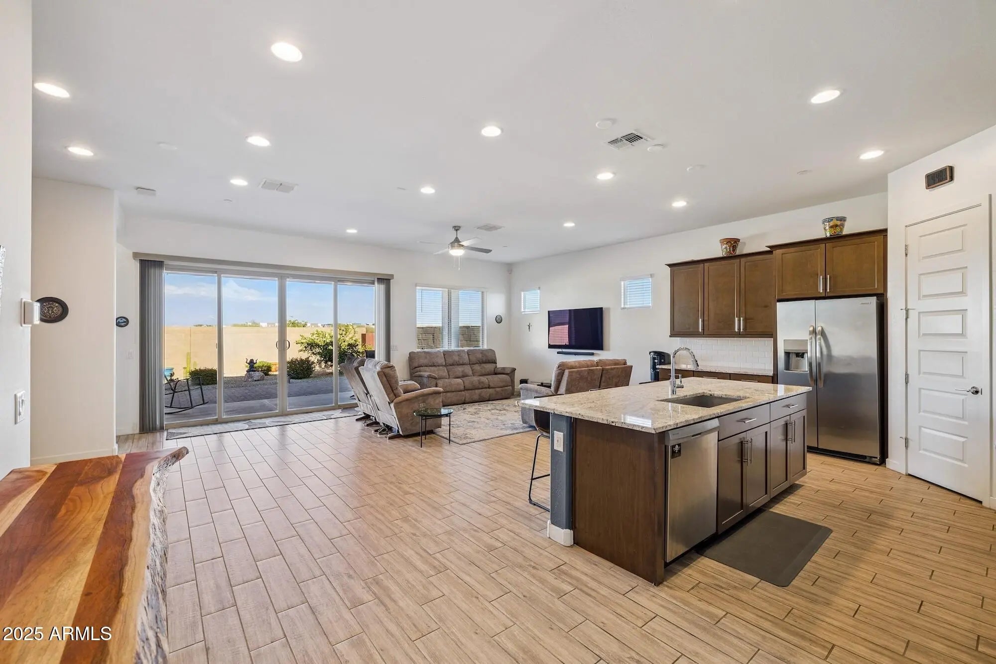 Photo of Listing #6899792