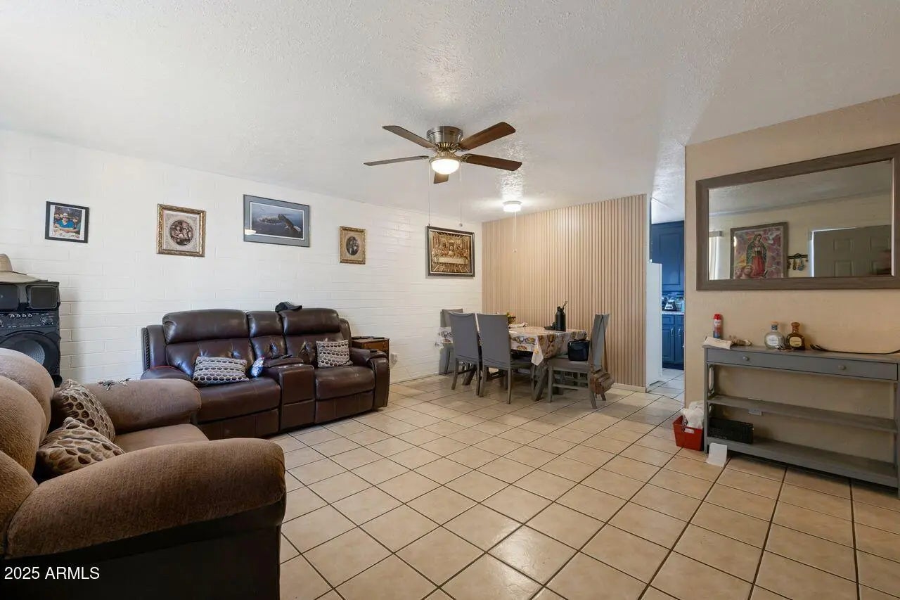 Photo of Listing #6900005