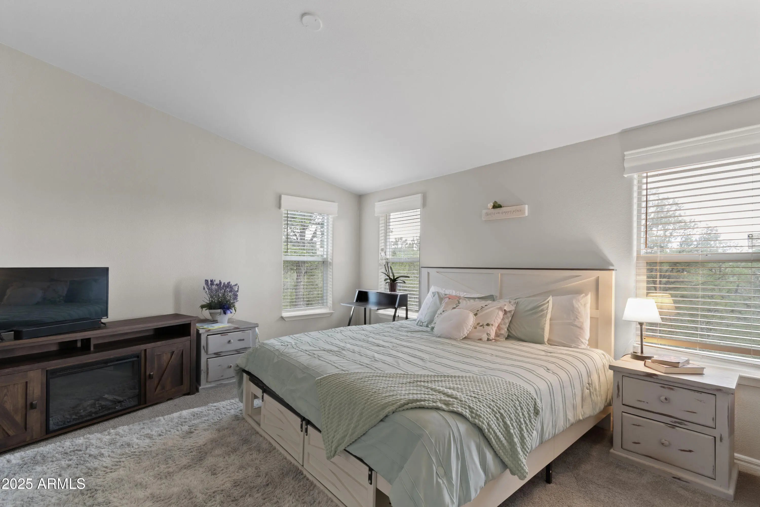 Photo of Listing #6899908