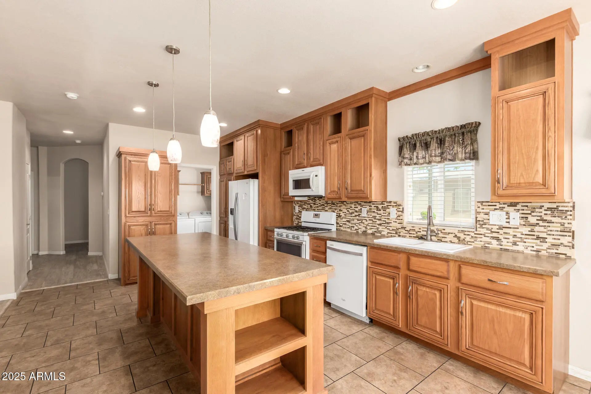 Photo of Listing #6901207