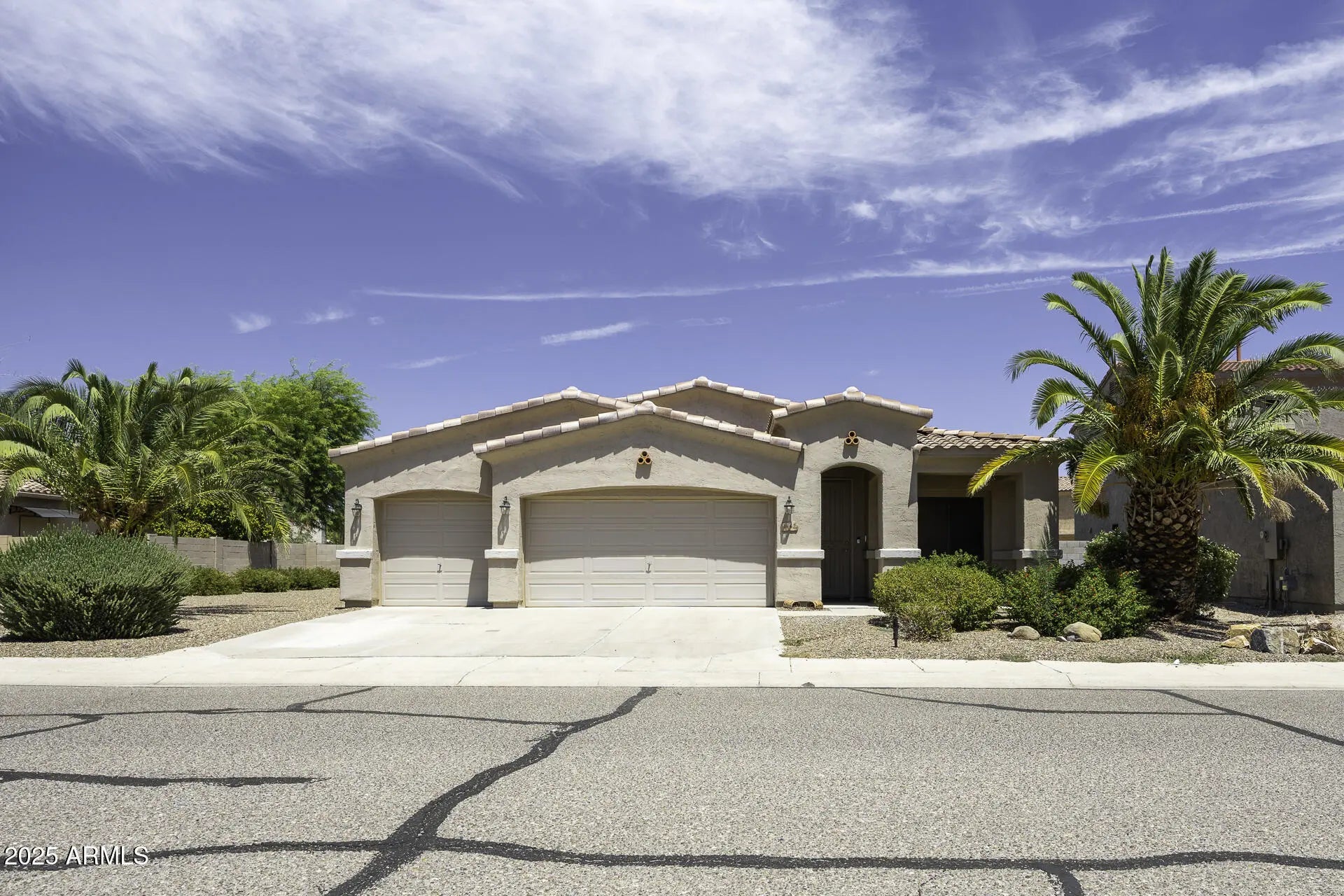 Photo of Listing #6901297