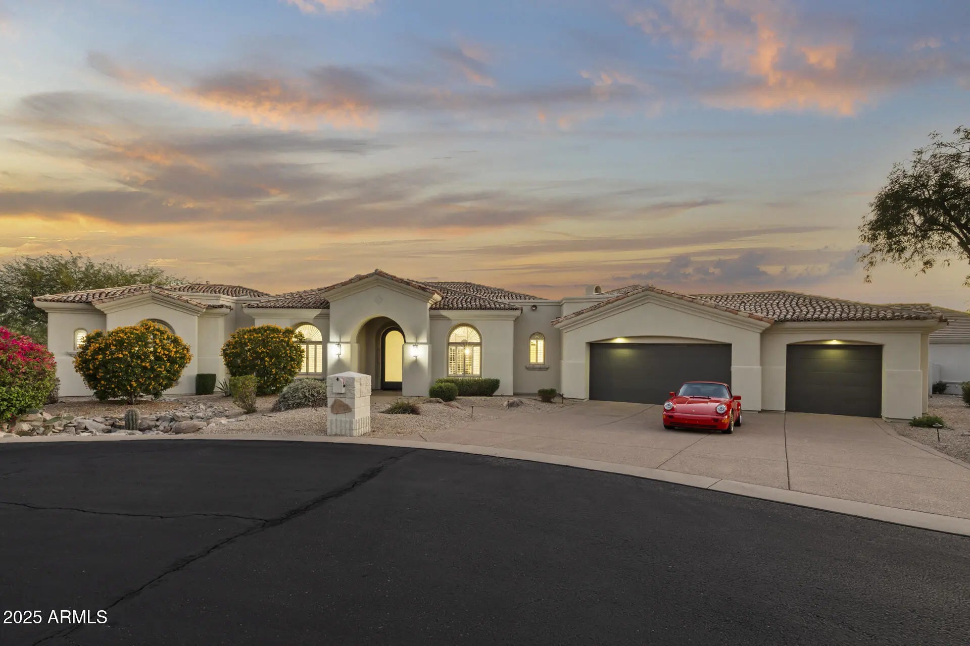 Photo of Listing #6929343