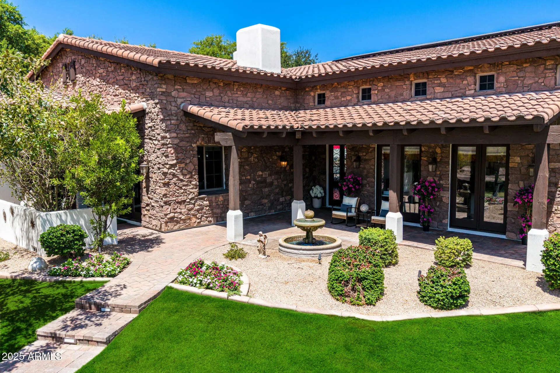 Photo of Listing #6907279