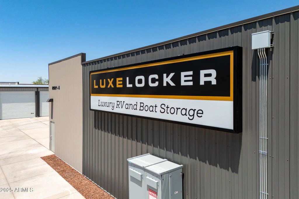 6123 N 55th Avenue (unit B32), Glendale