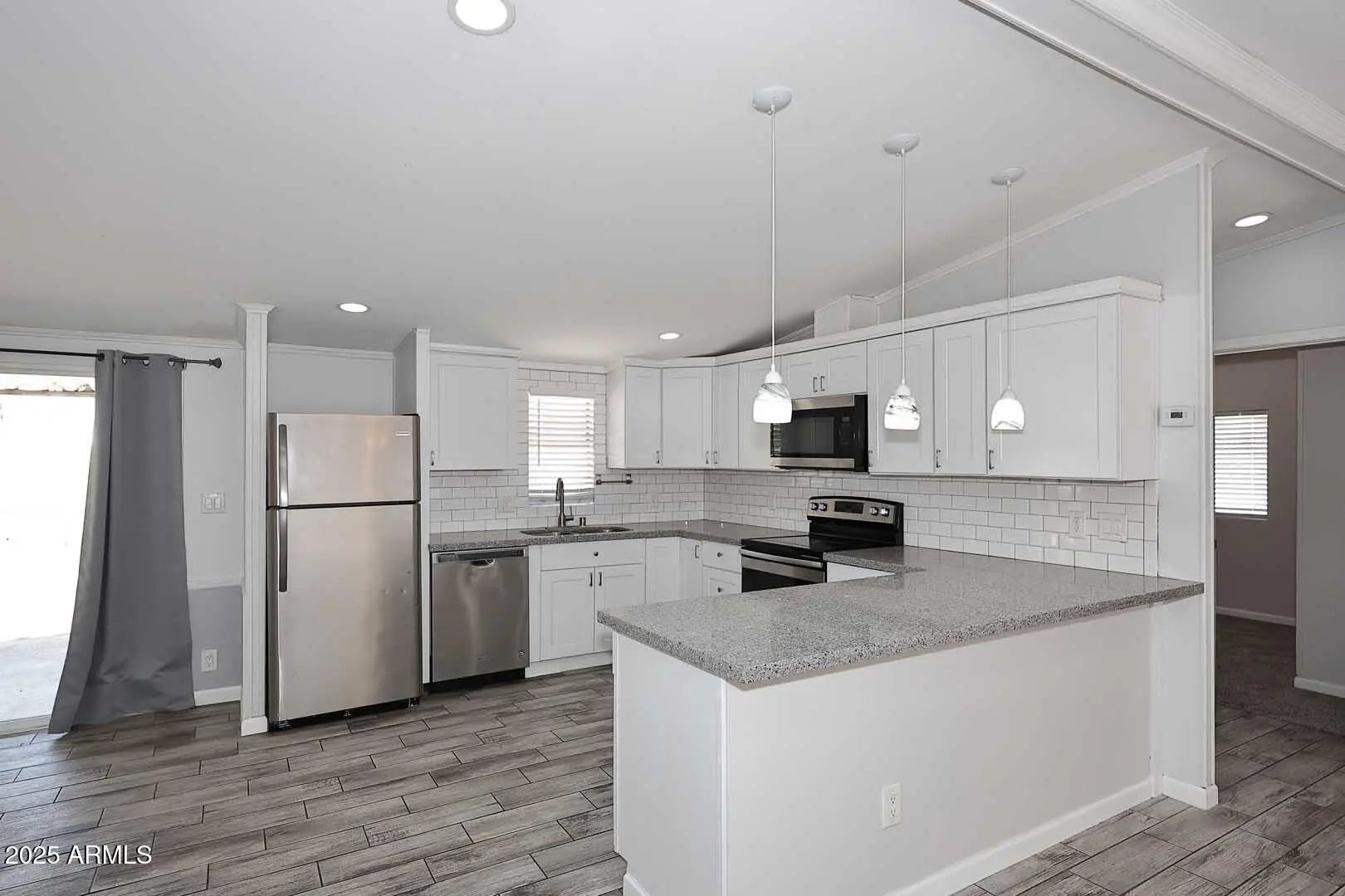 Photo of Listing #6901964