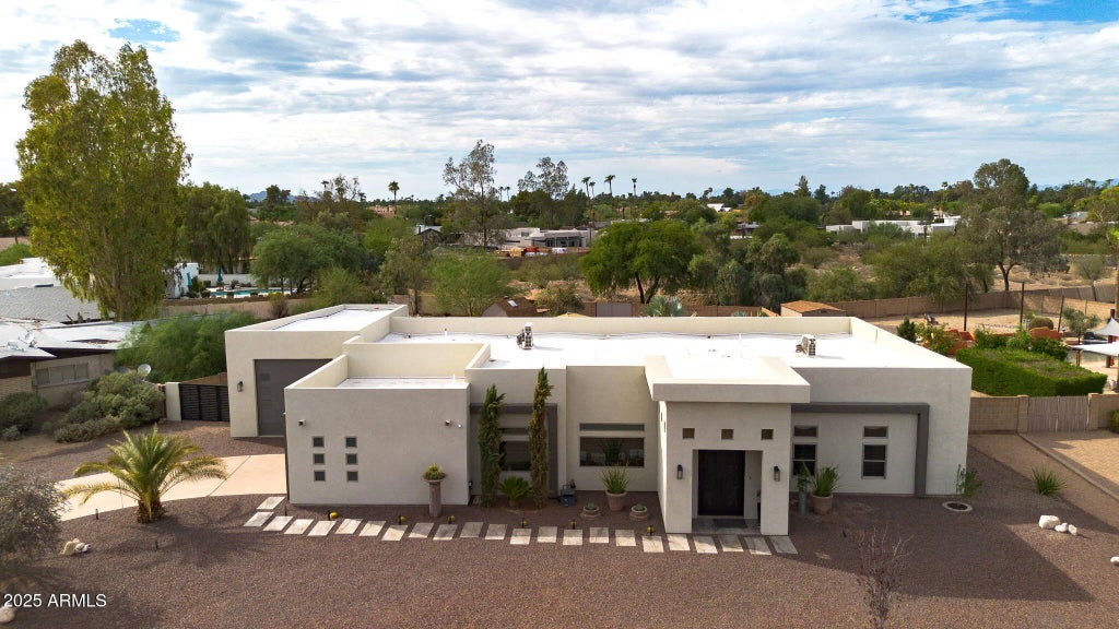 5868 E Onyx Avenue, Paradise Valley