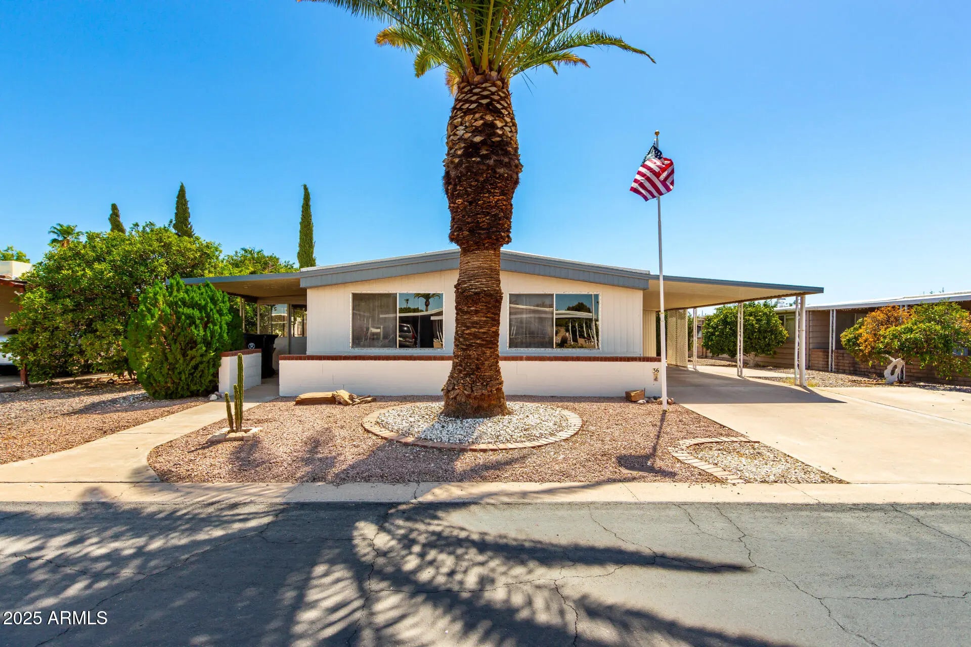 Photo of Listing #6903582