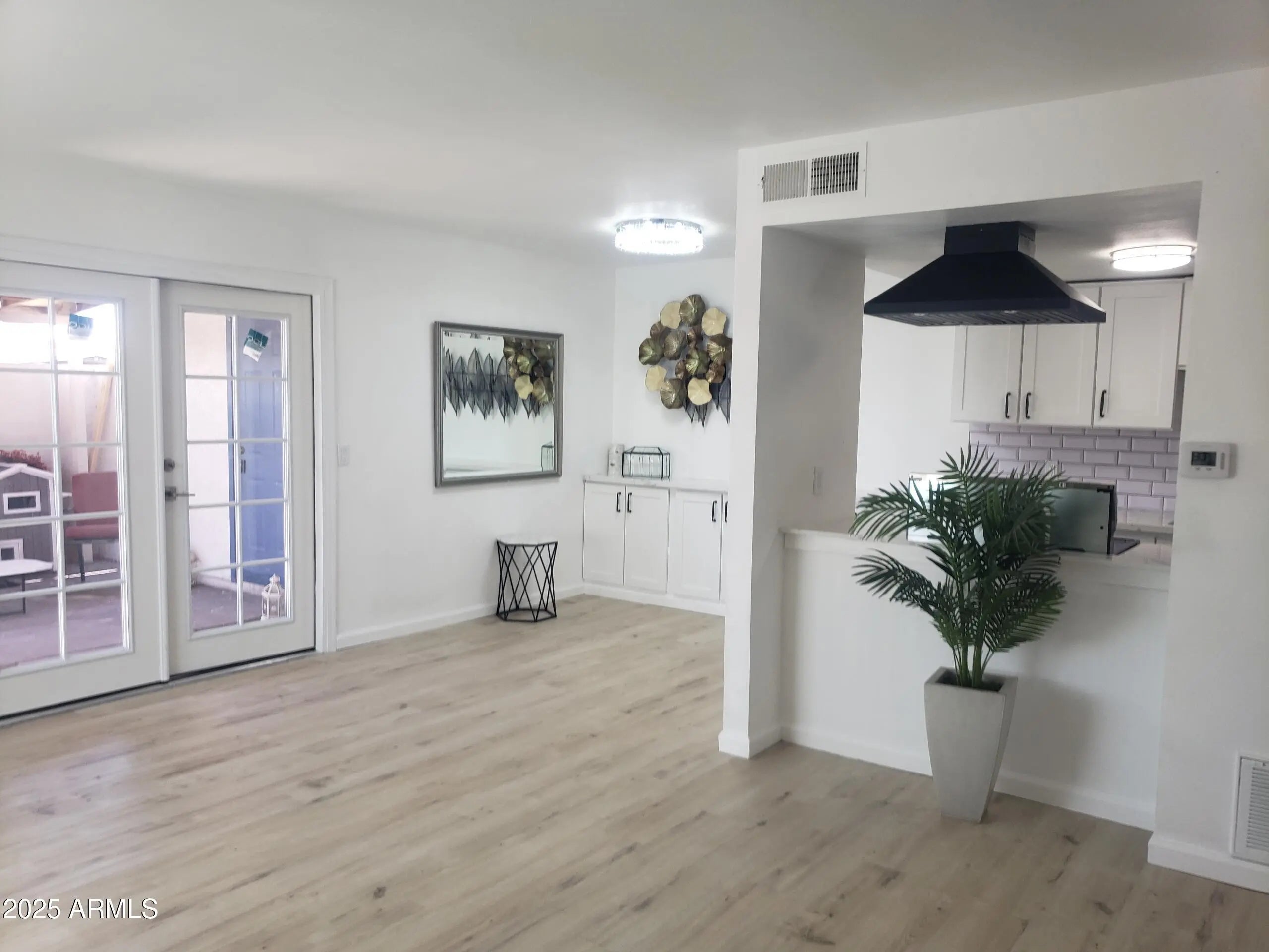 Photo of Listing #6900948