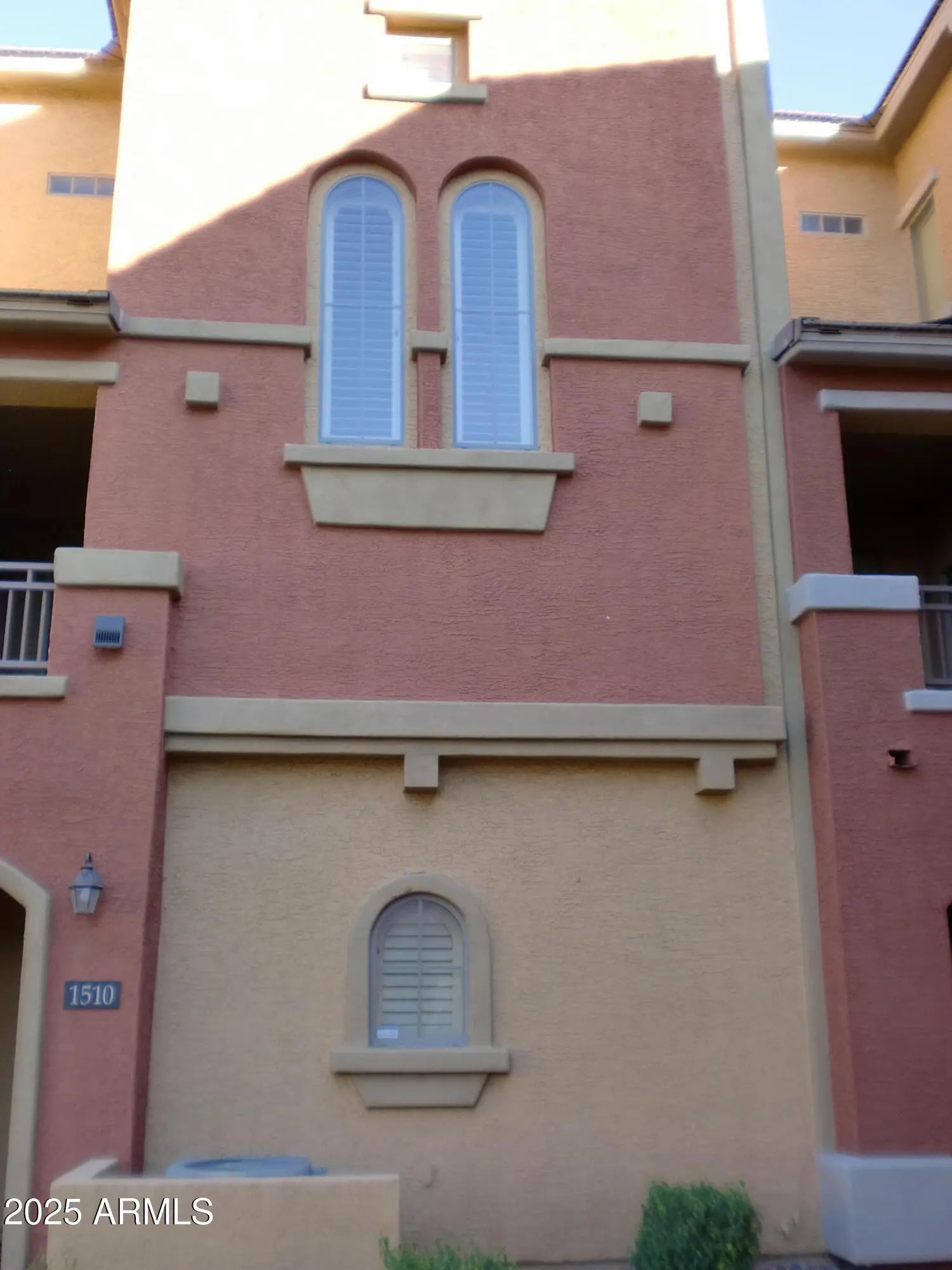 Photo of Listing #6901478