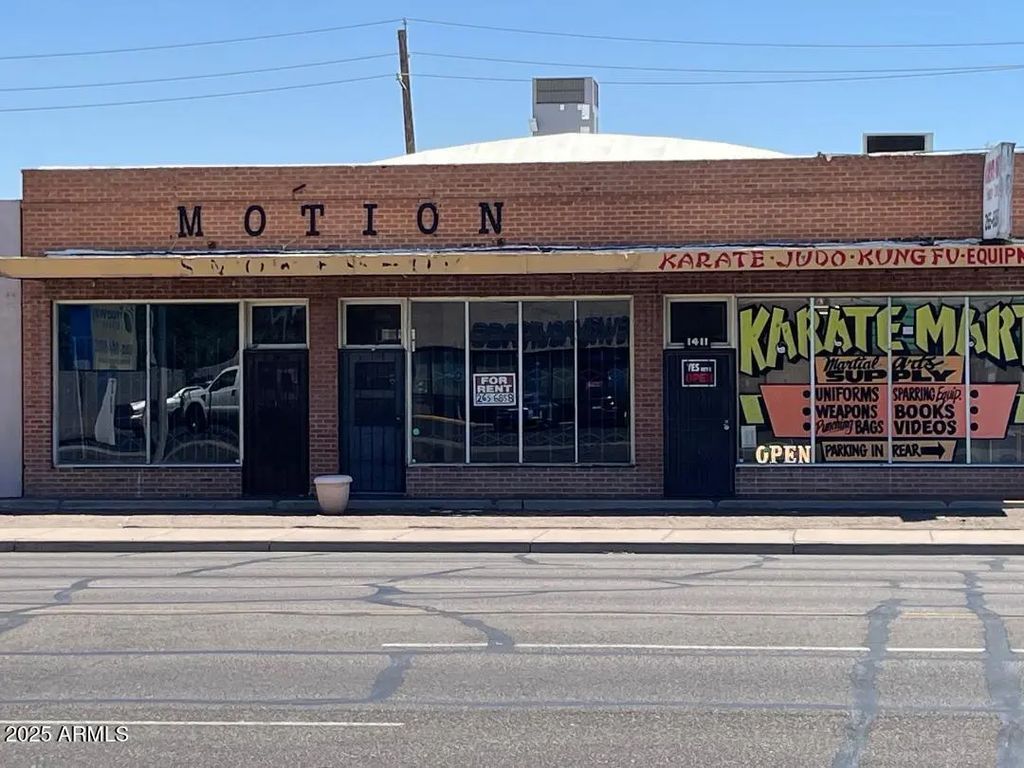 1407-09-11 W Indian School Road, Phoenix