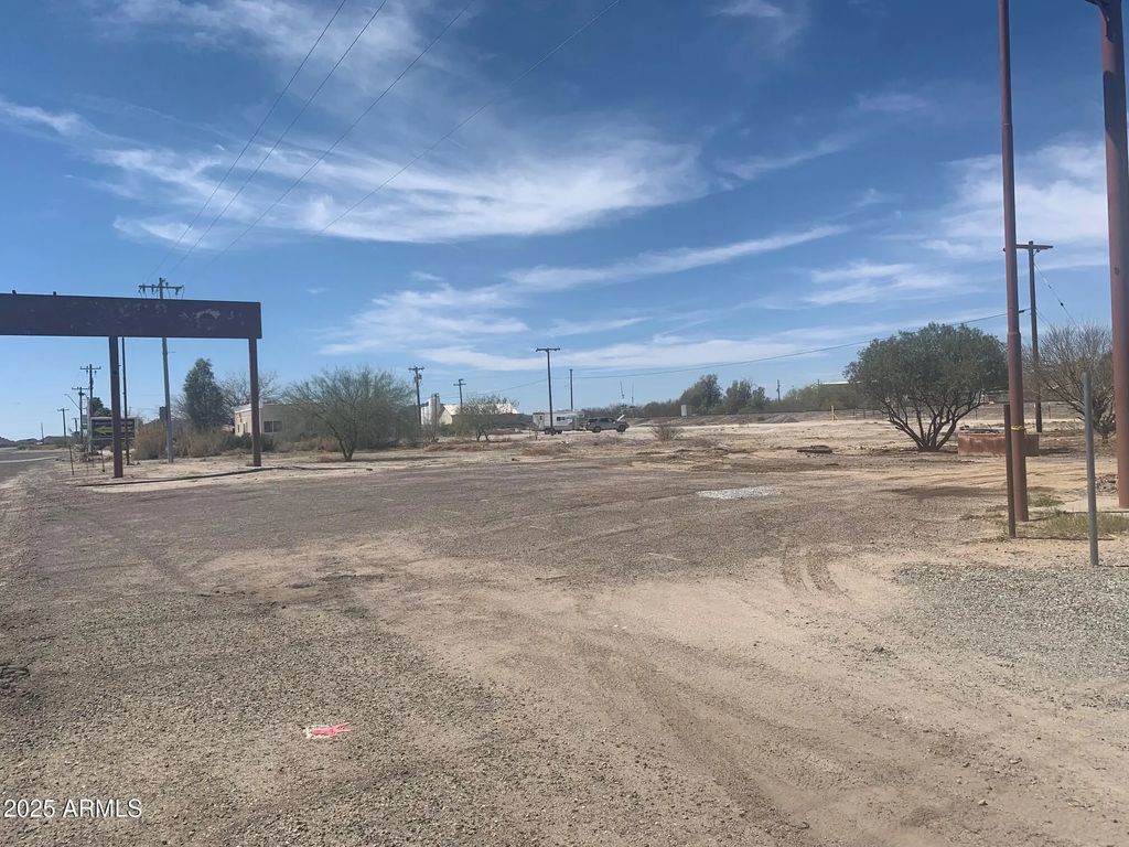 66673 Highway 60 -- (unit -_-), Salome