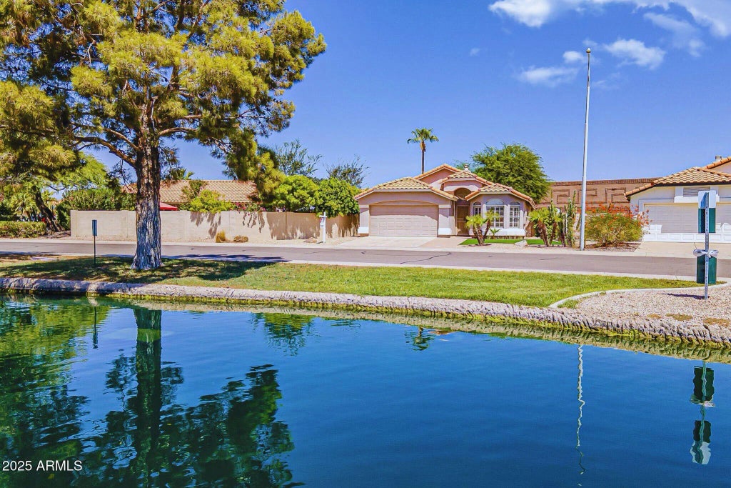 1690 W Gunstock Loop, Chandler