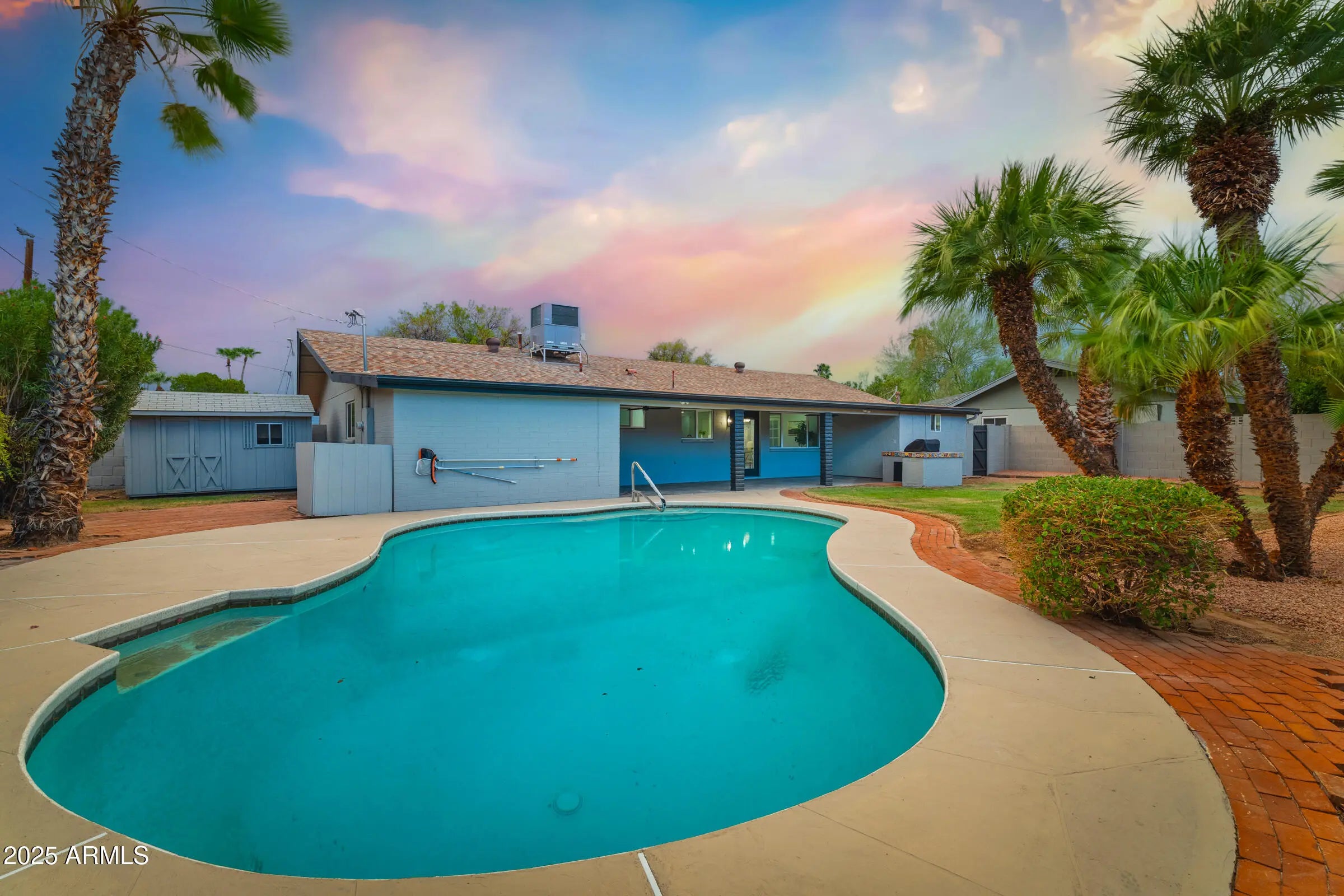 Photo of Listing #6909742