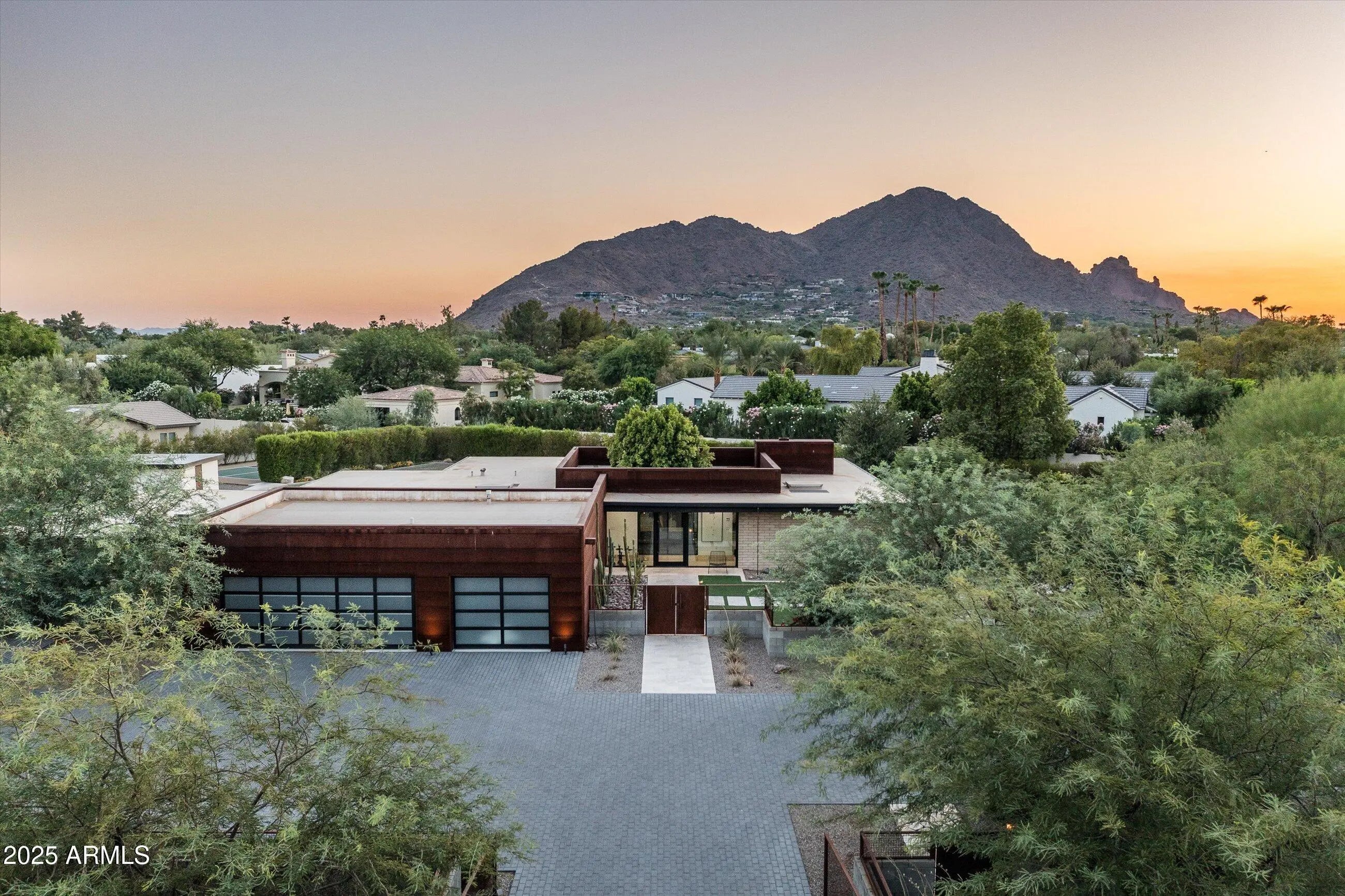 Photo of Listing #6901557