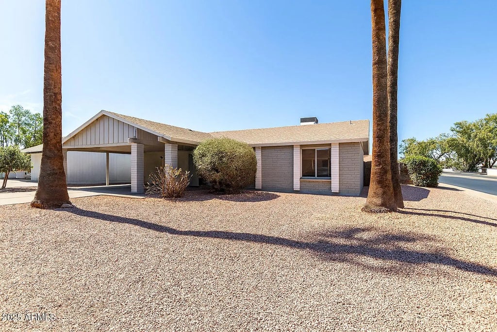 2205 E Garnet Avenue, Mesa