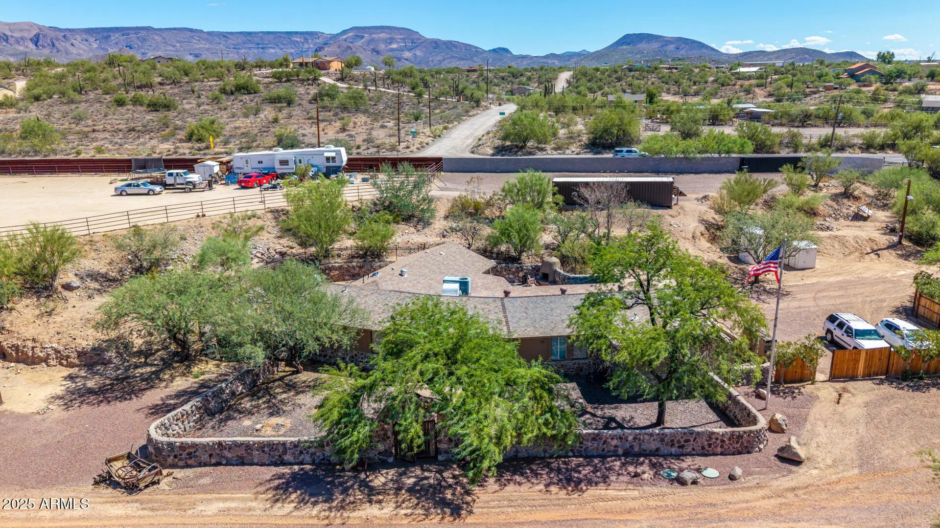 Photo of Listing #6911841