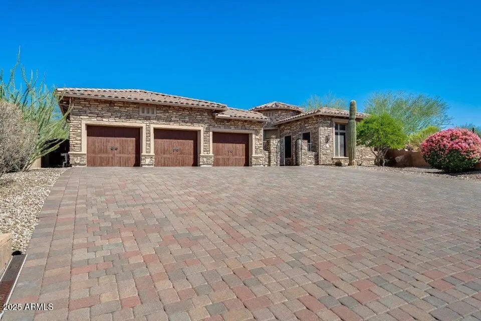 Photo of Listing #6908574