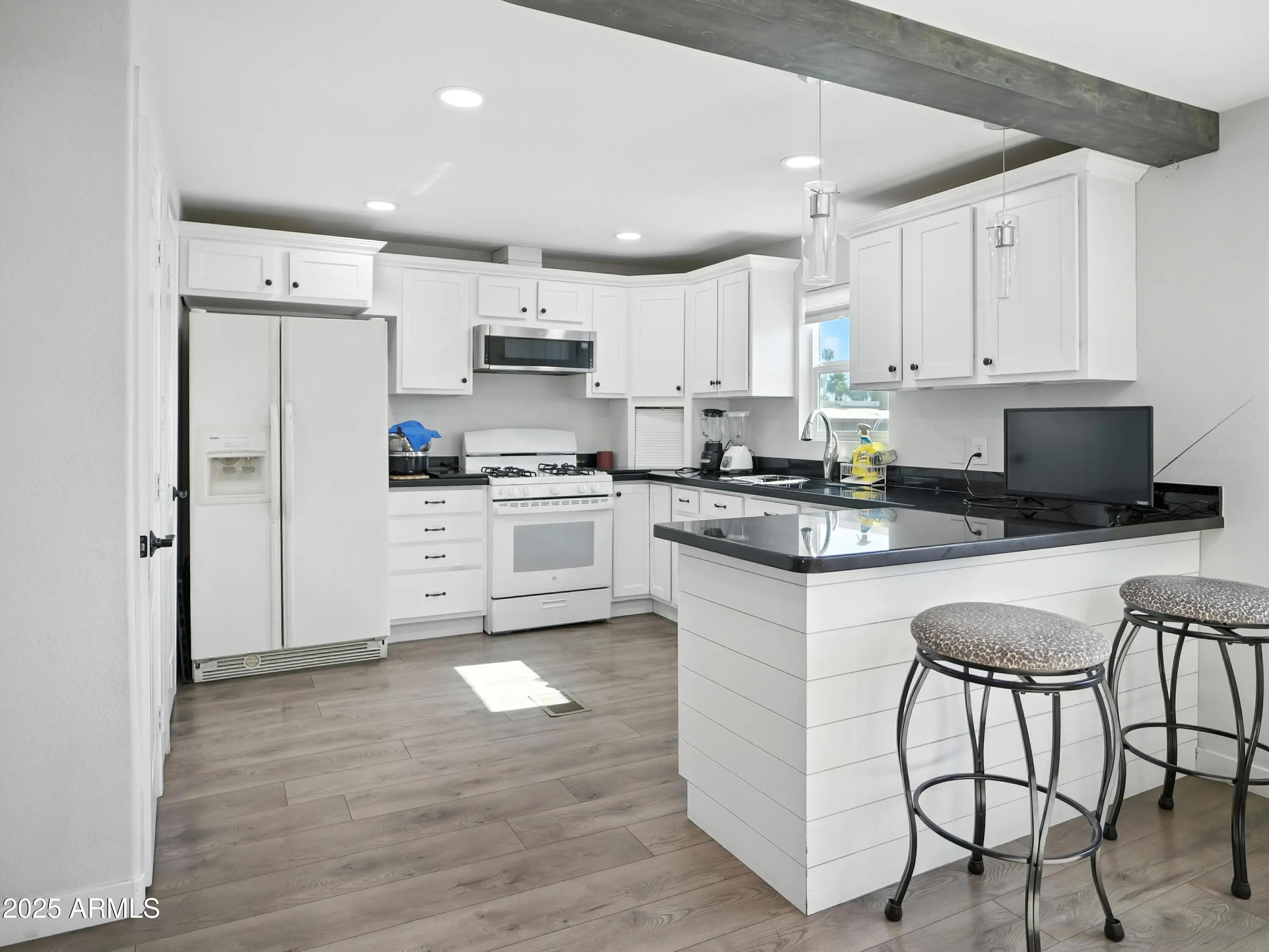 Photo of Listing #6901536