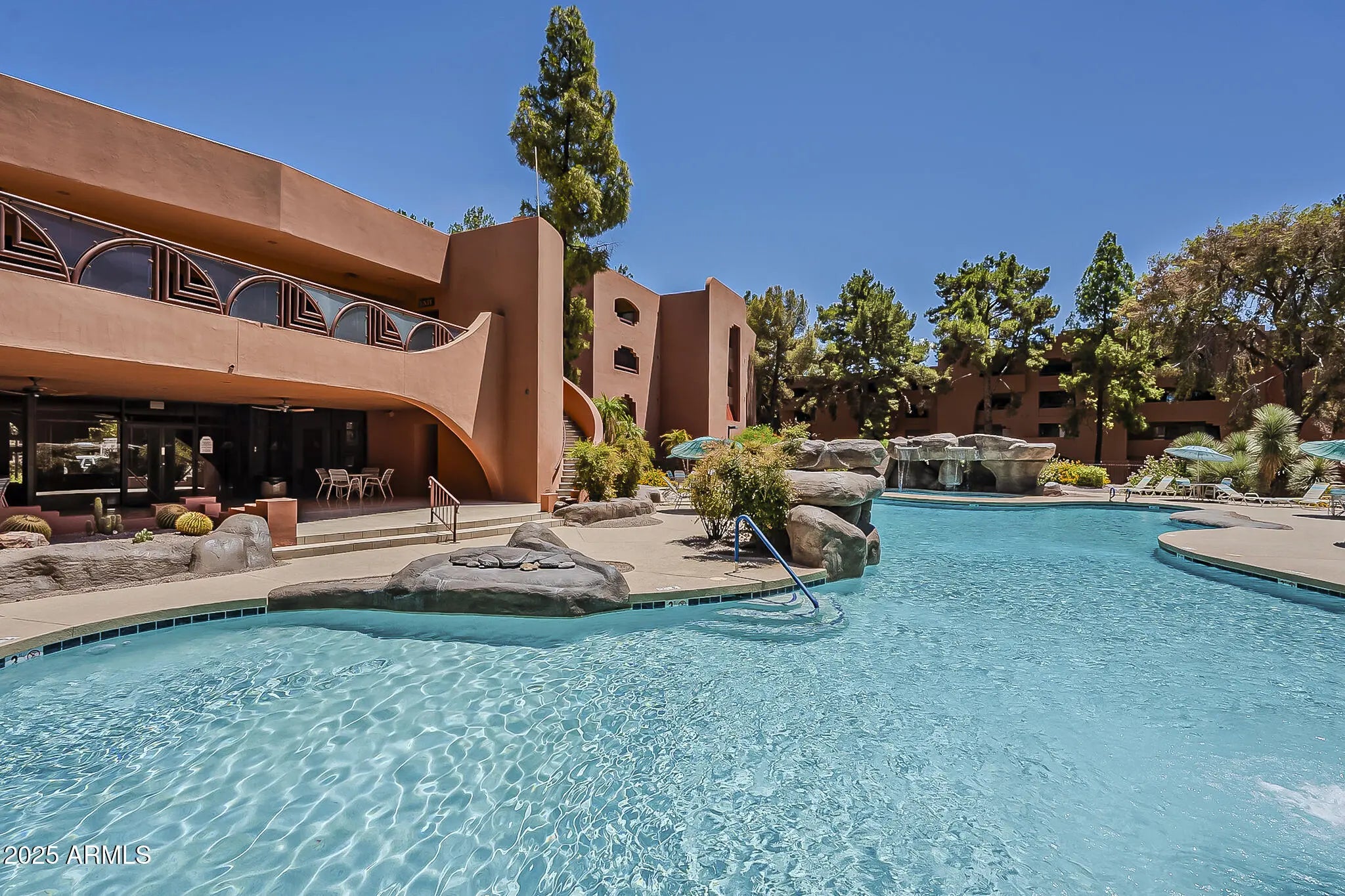 Photo of Listing #6901607