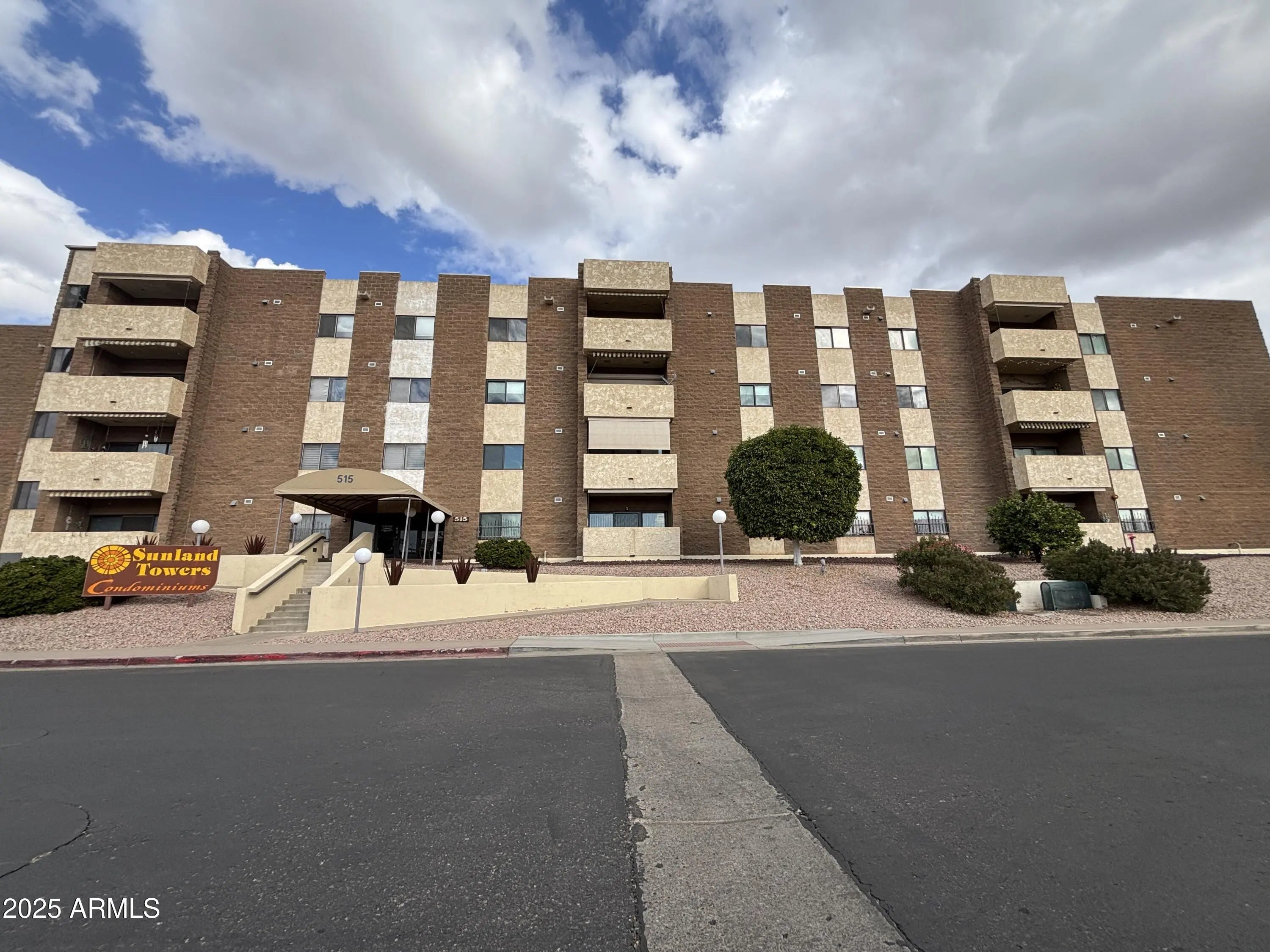 Photo of Listing #6905052