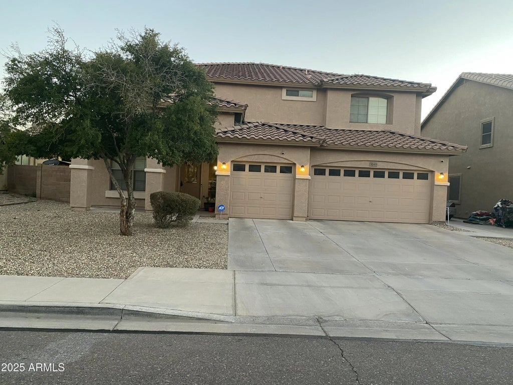 3233 W Pleasant Lane, Phoenix